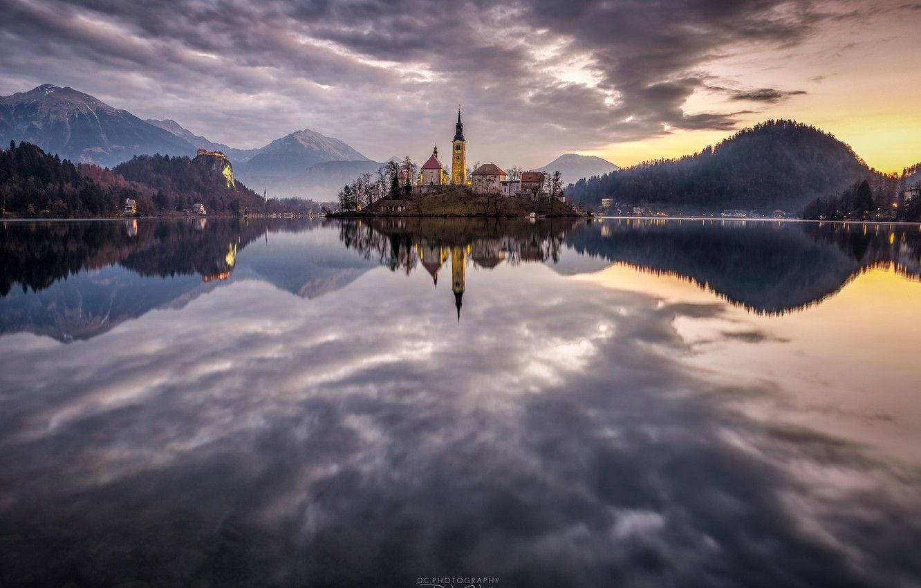 Majestic View Of Lake Bled In Slovenia Wallpaper