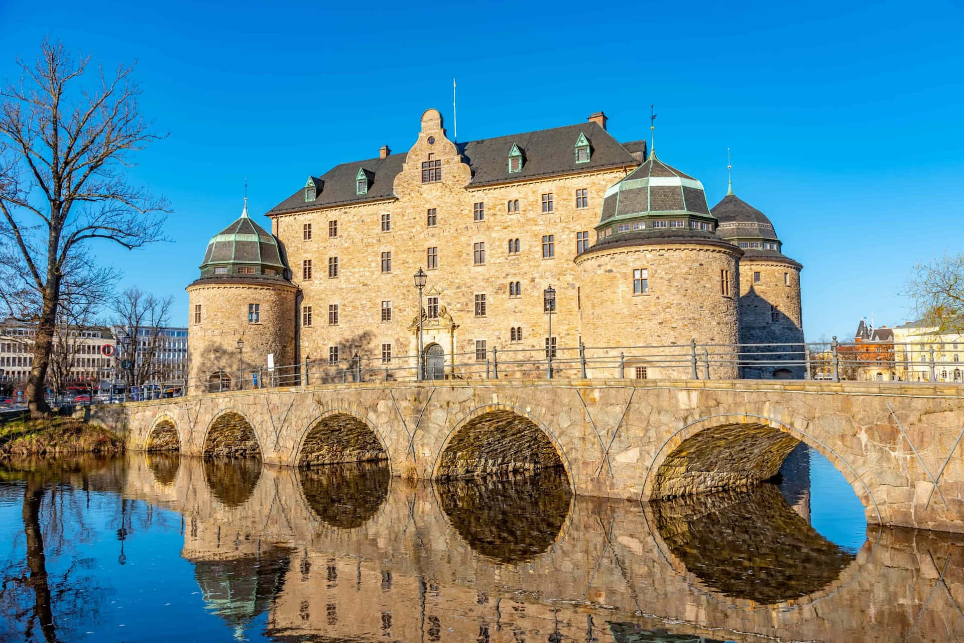 Majestic View Of Örebro Castle During Sunset Wallpaper