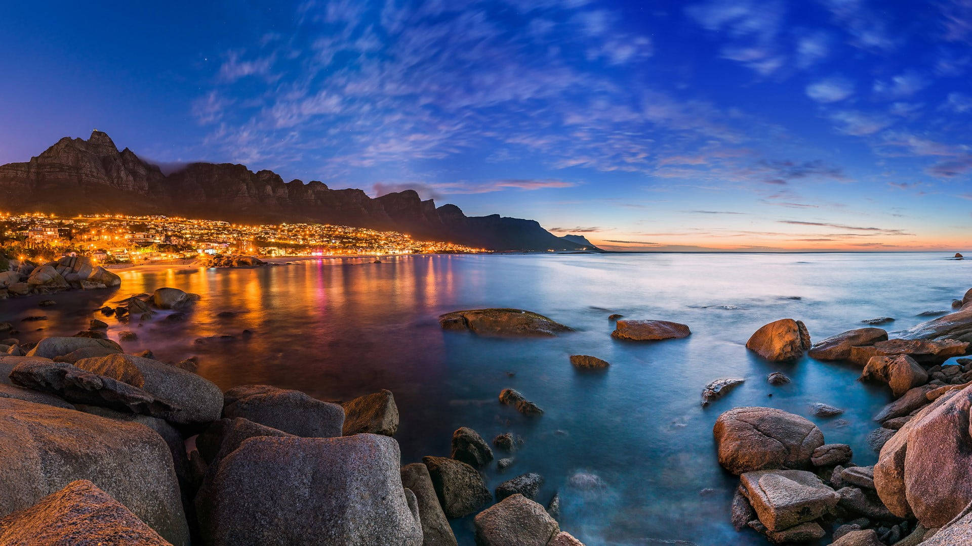 Majestic View Of Table Mountain, Cape Town Wallpaper