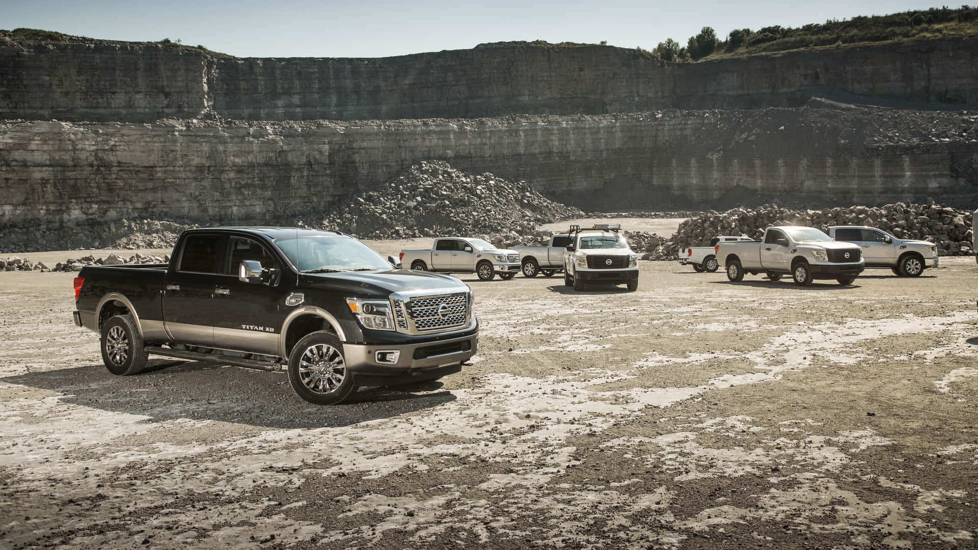 Majestic View Of The Powerful Nissan Titan Wallpaper
