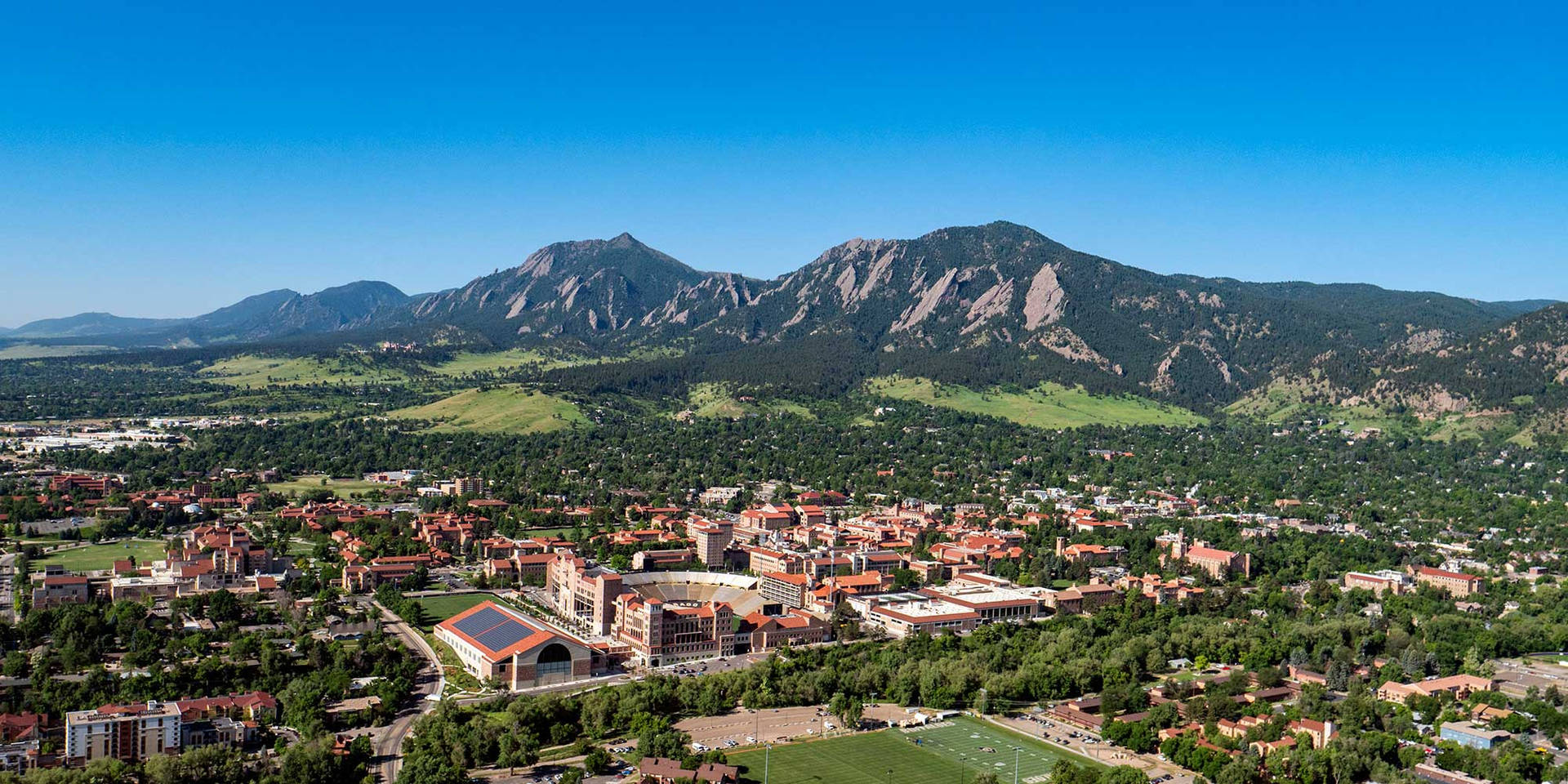 Majestic View Of The University Of Colorado Campus Wallpaper