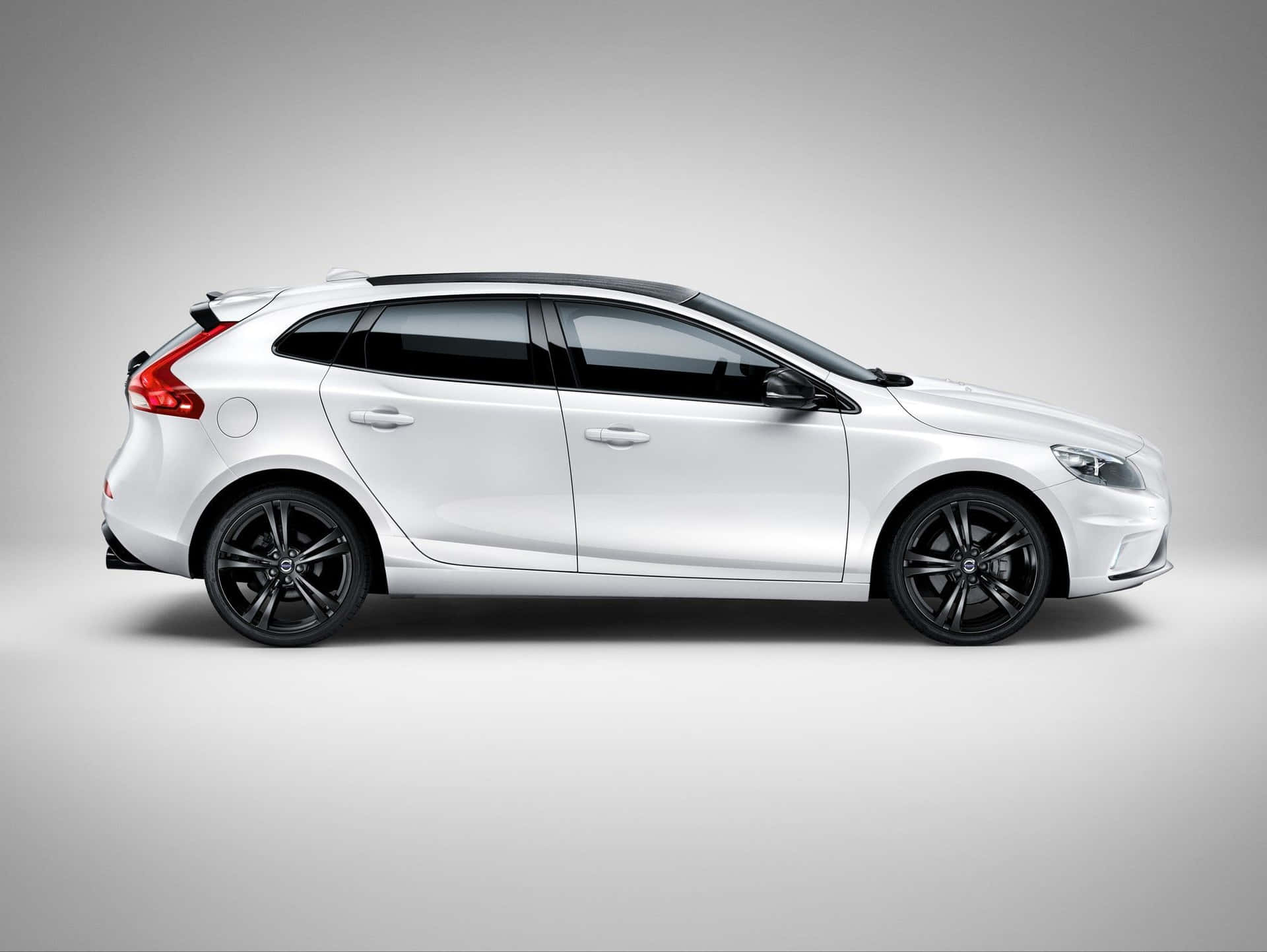 Majestic Volvo V40 In Action Wallpaper