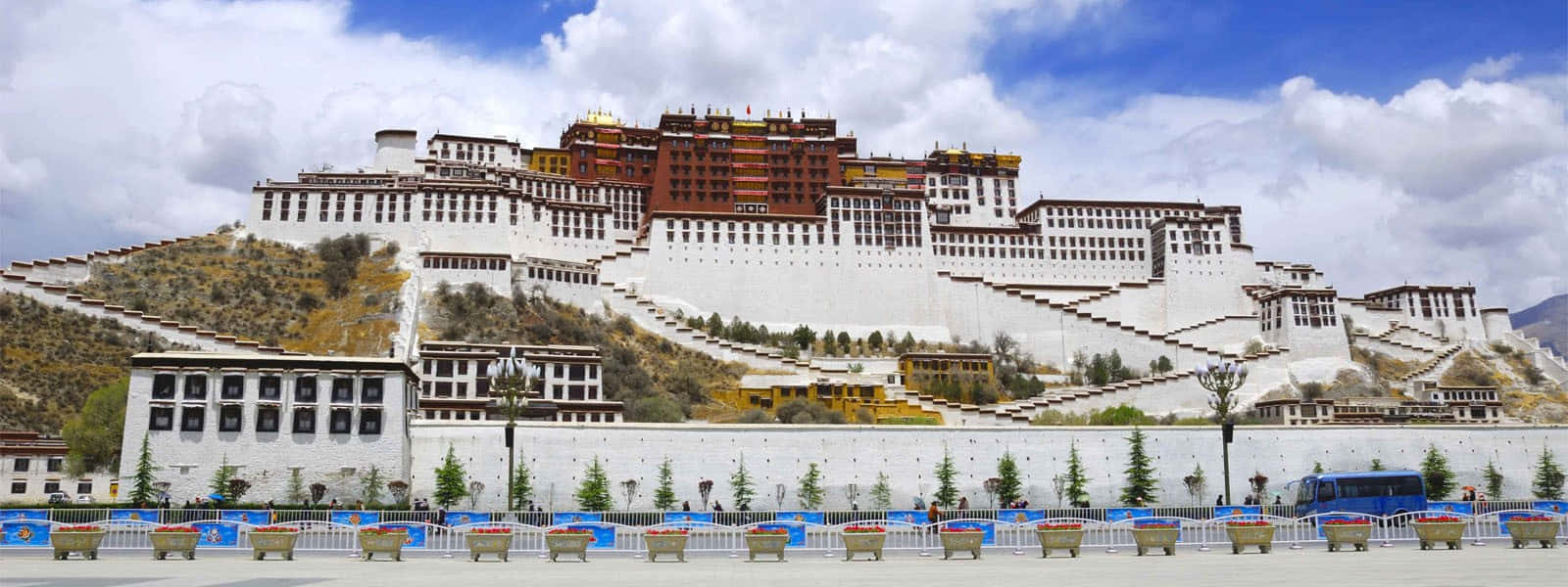 Majesty Of The Architectures In Lhasa Wallpaper