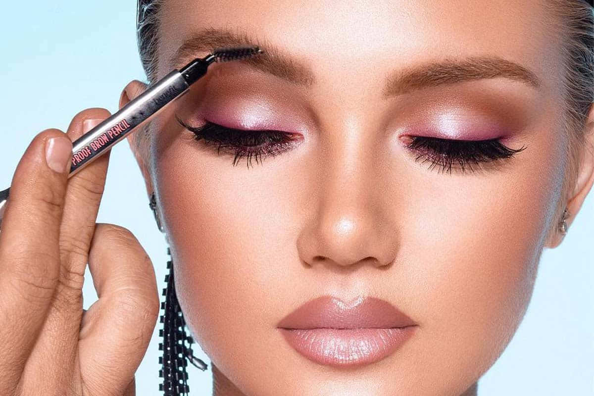 "Beautify yourself with a variety of makeup looks"