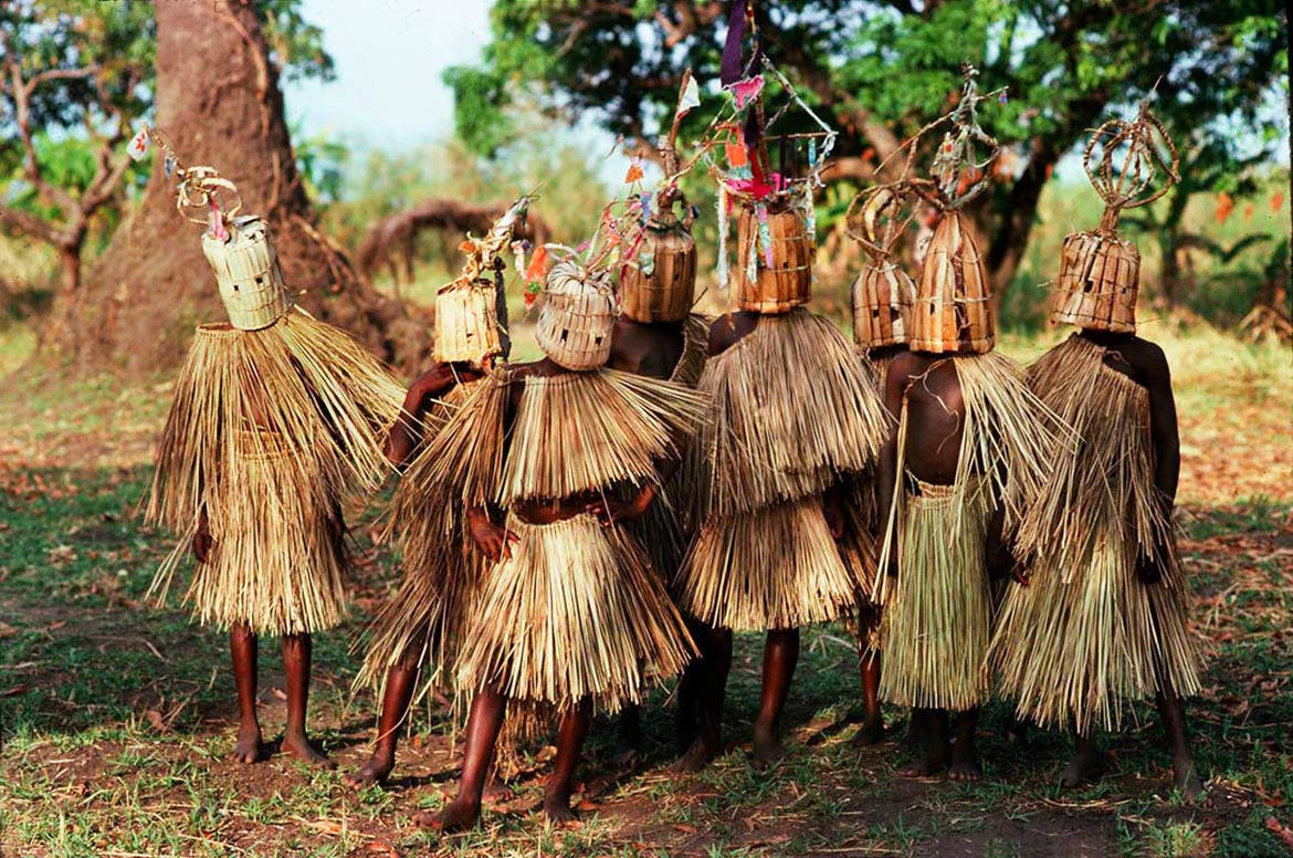 Malawi Traditional Straw Clothing Wallpaper