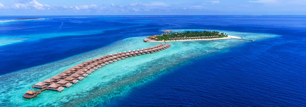 Serene Maldives Island Escape Wallpaper