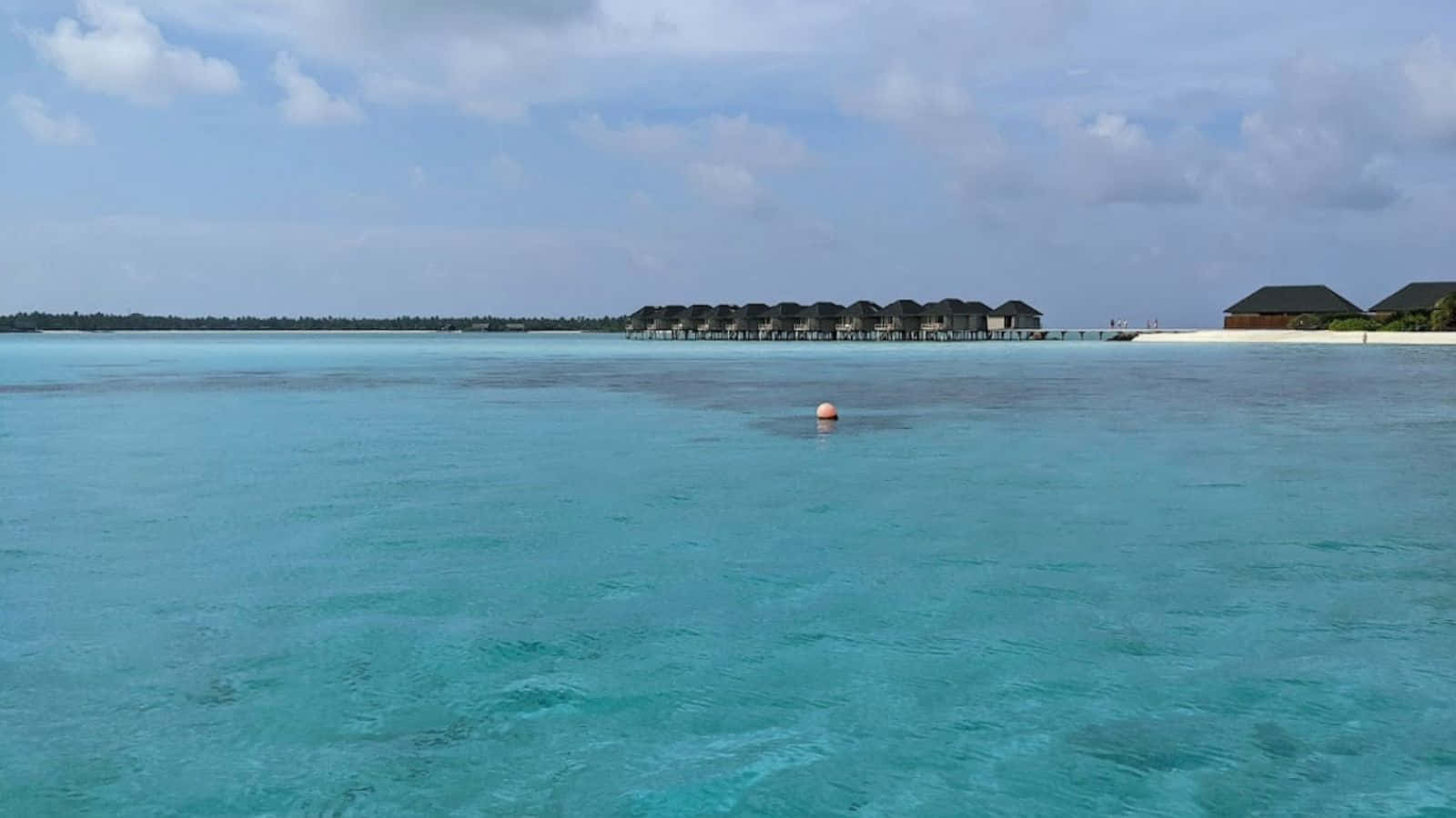 Perfektetürkisfarbene Gewässer Auf Den Malediven