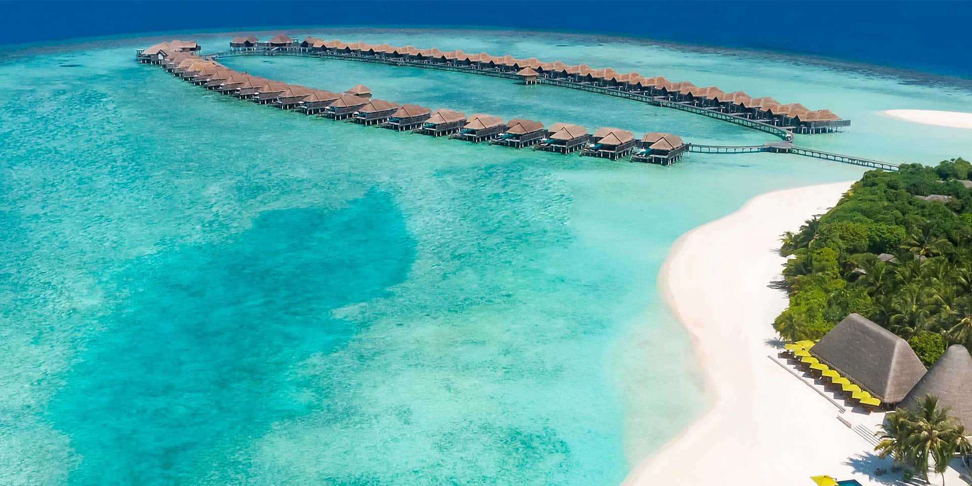 The Picturesque Turquoise Ocean of Maldives