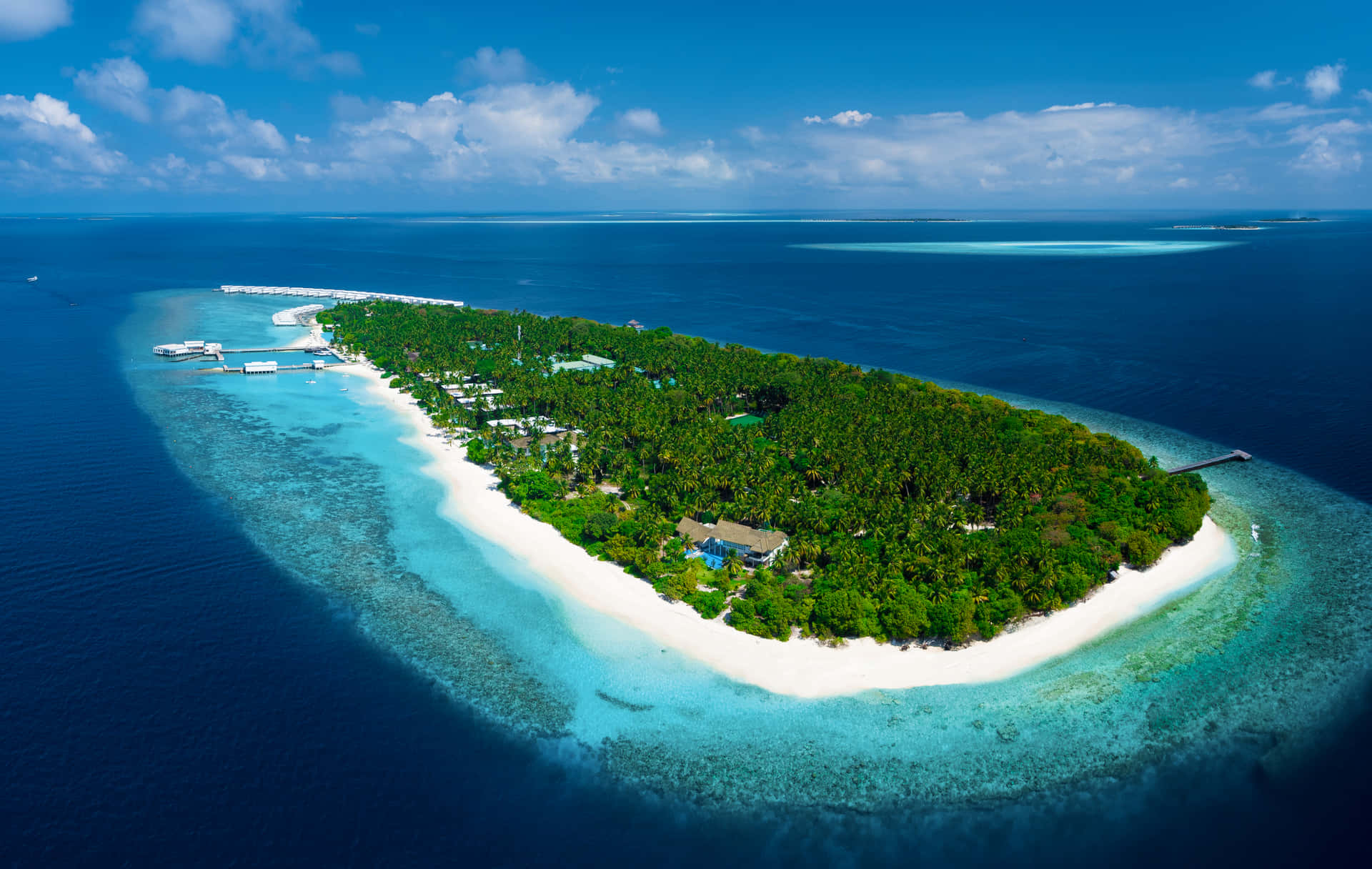 “Experience Unrivaled Relaxation in the Luxurious Maldives!”