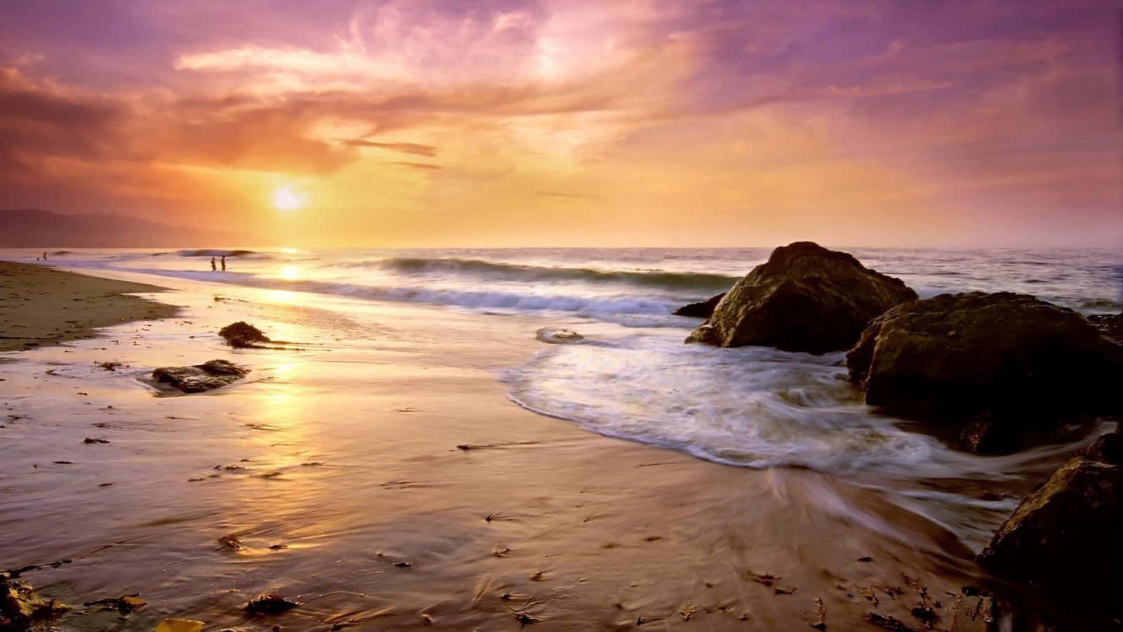 Albasulla Spiaggia Di Malibu Per Il Tuo Desktop, Cieli Gialli E Rosa. Sfondo