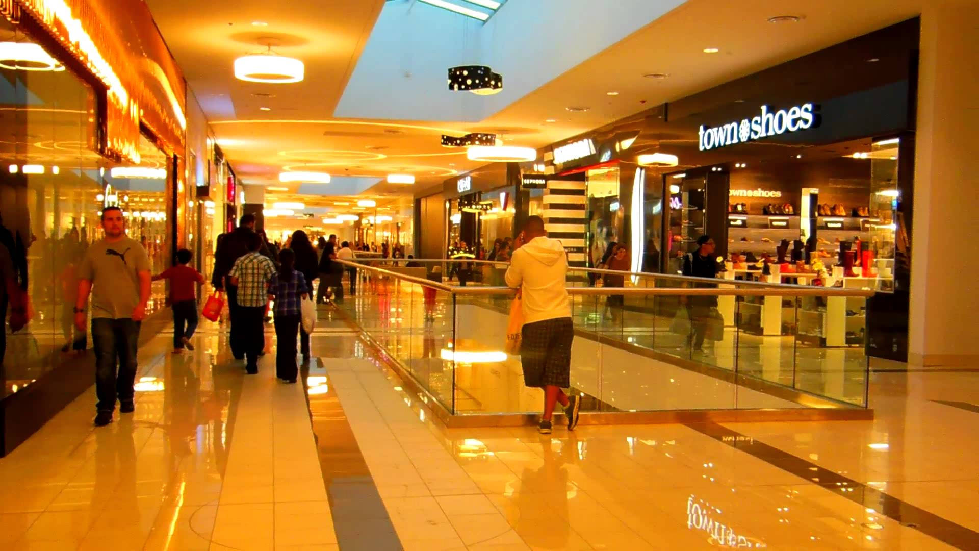 Mall With Elegantly Tiled Floor Wallpaper