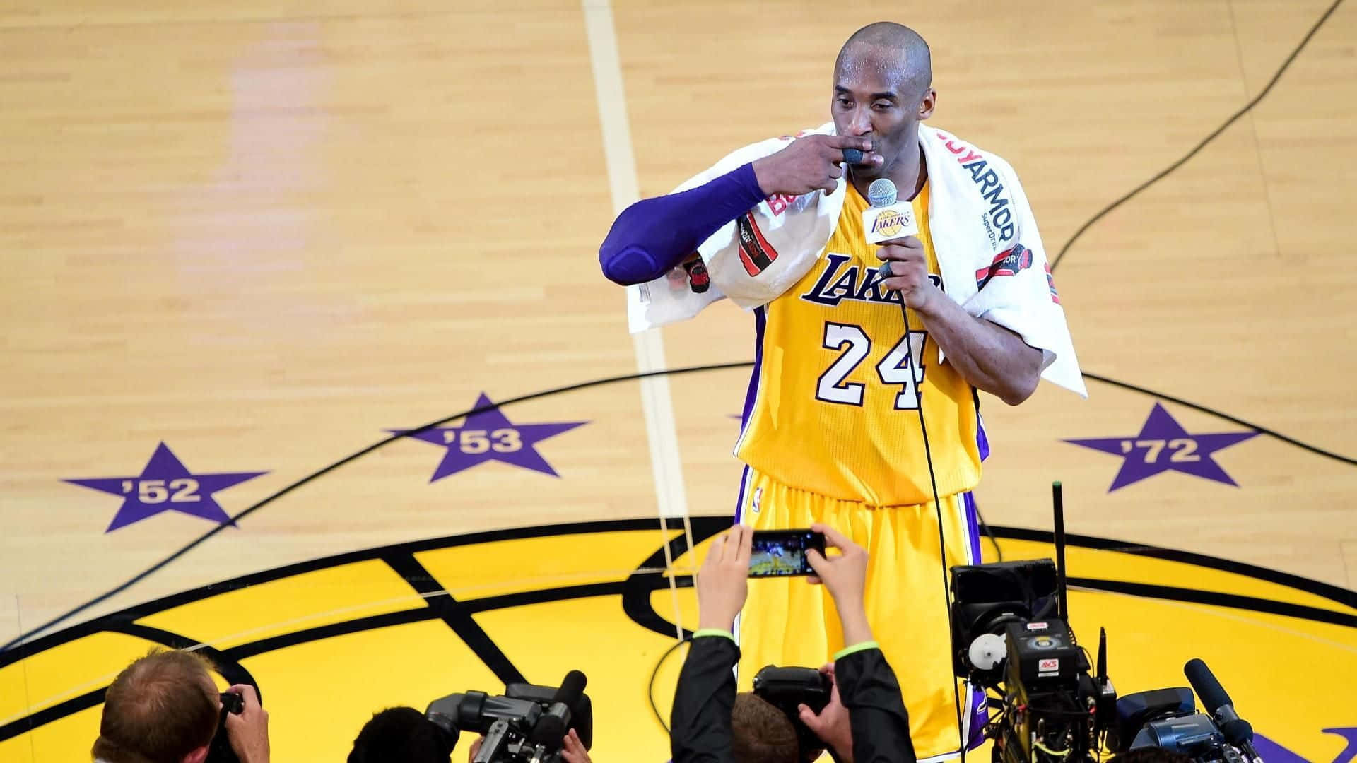 Kobe Bryant Speaks To Reporters On The Court Wallpaper