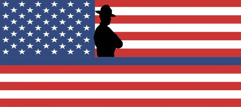Ombra Dell'uomo Sull'iphone Della Bandiera Degli Stati Uniti Sfondo