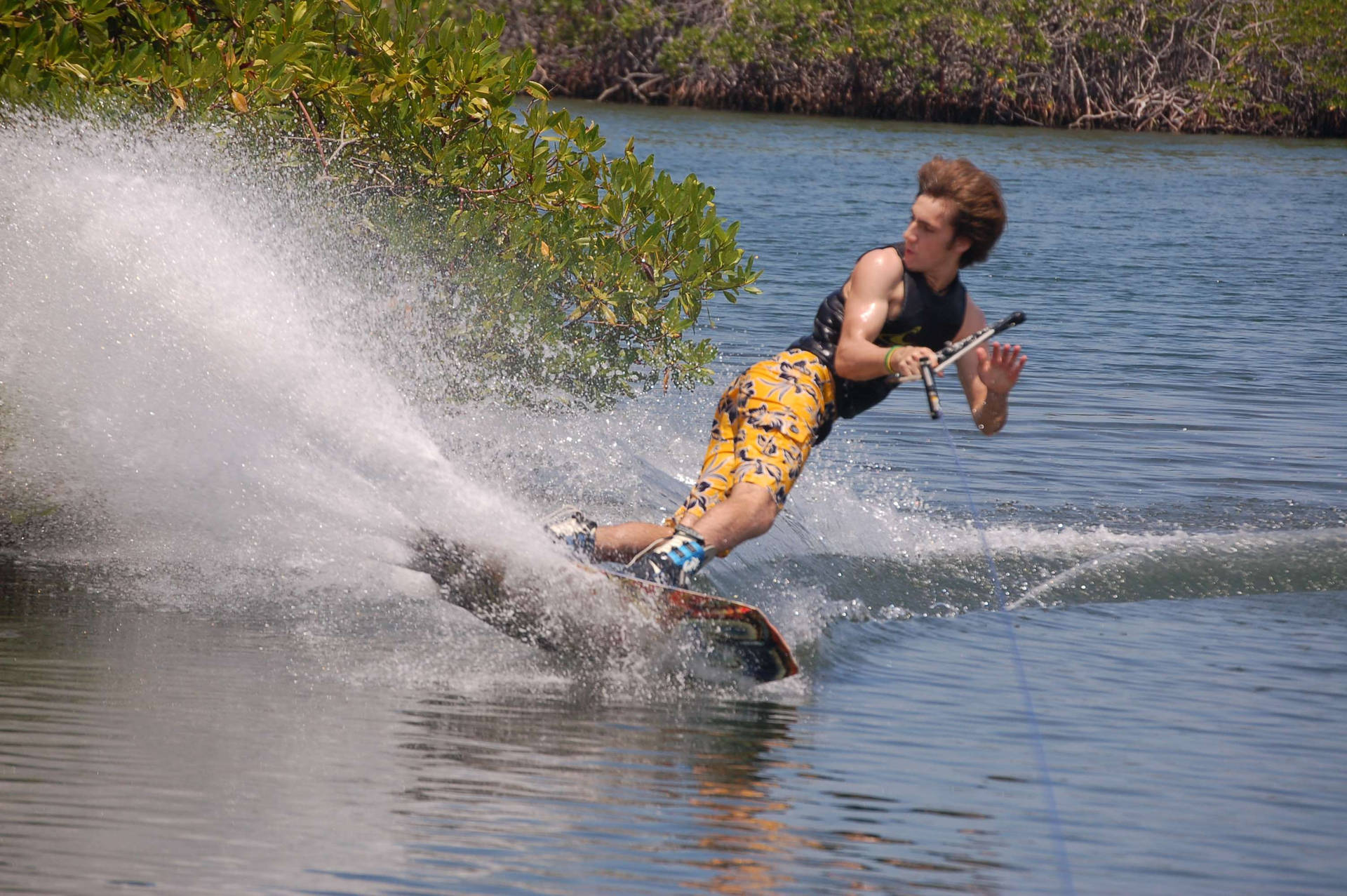 Man Wakeboarding Water Drift Wallpaper