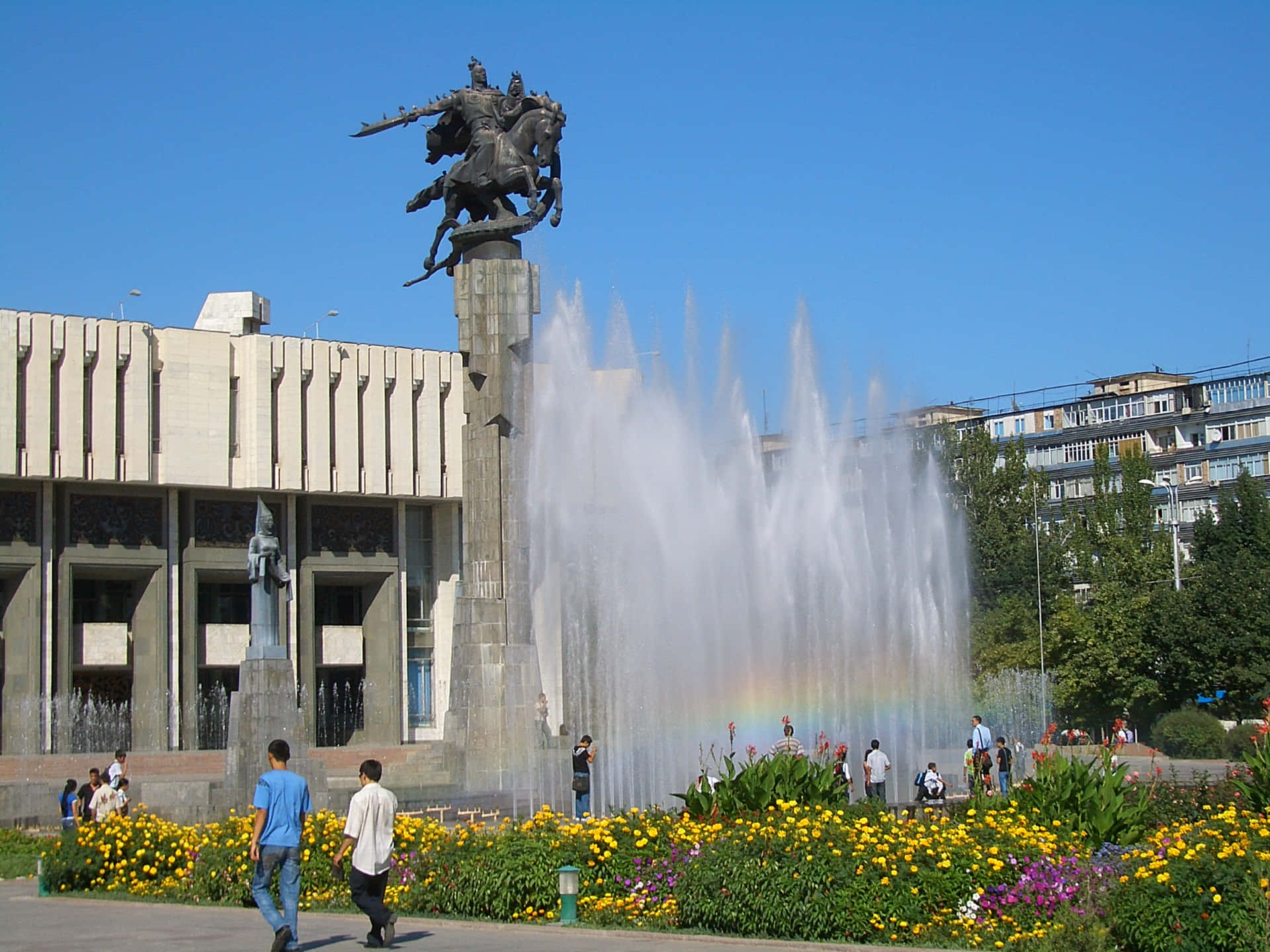 Estatuade Manas En La Ciudad De Biskek, Osh. Fondo de pantalla