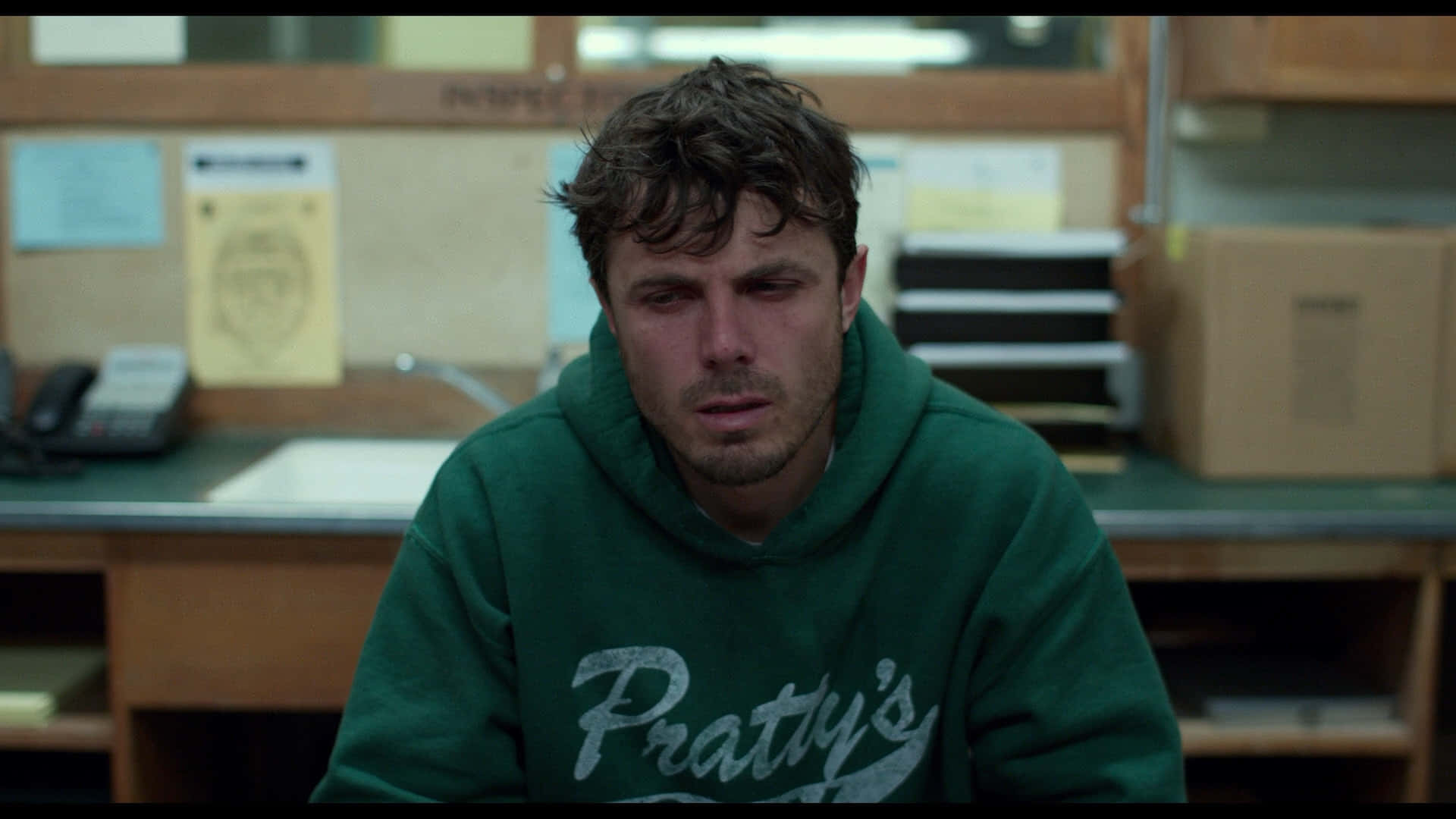 Manchester By The Sea Neerslachtige Man Achtergrond