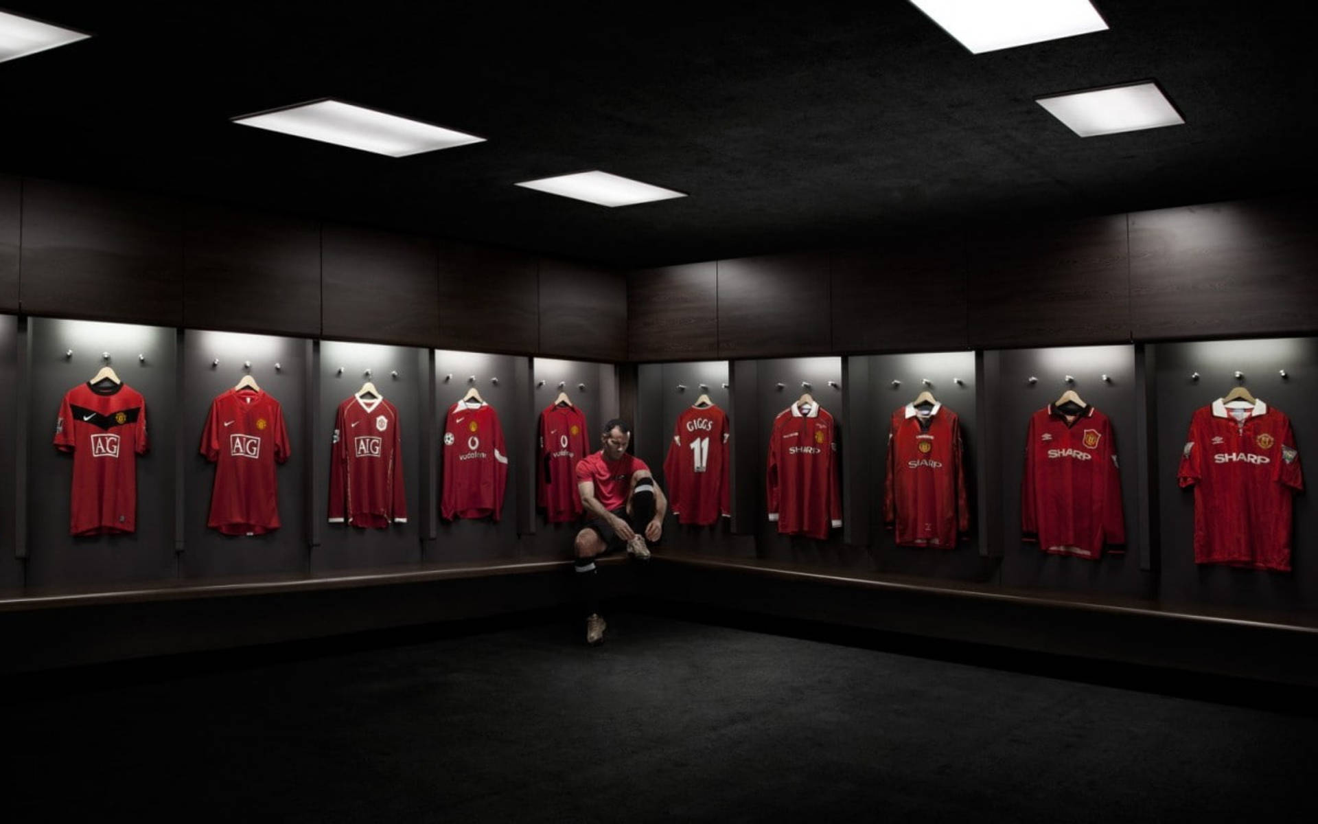 Manchester United Players Locker Room Wallpaper