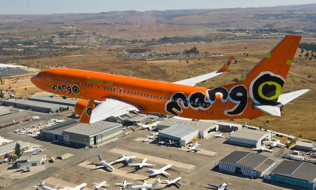 Mango Airlines fly over lufthavnen Wallpaper