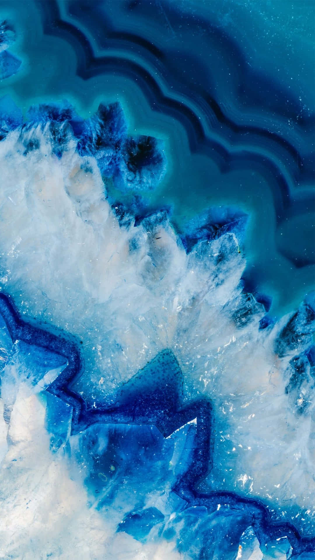 Eineblaue Und Weiße Achatstein Im Wasser Wallpaper