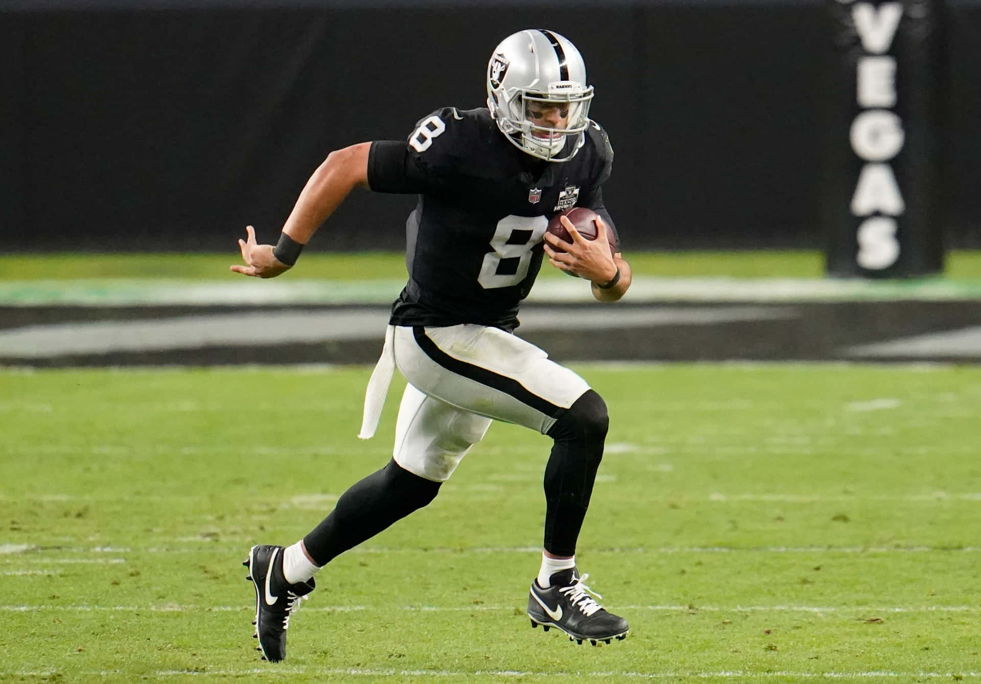 Marcus Mariota Las Vegas Raiders Quarterback Action Wallpaper