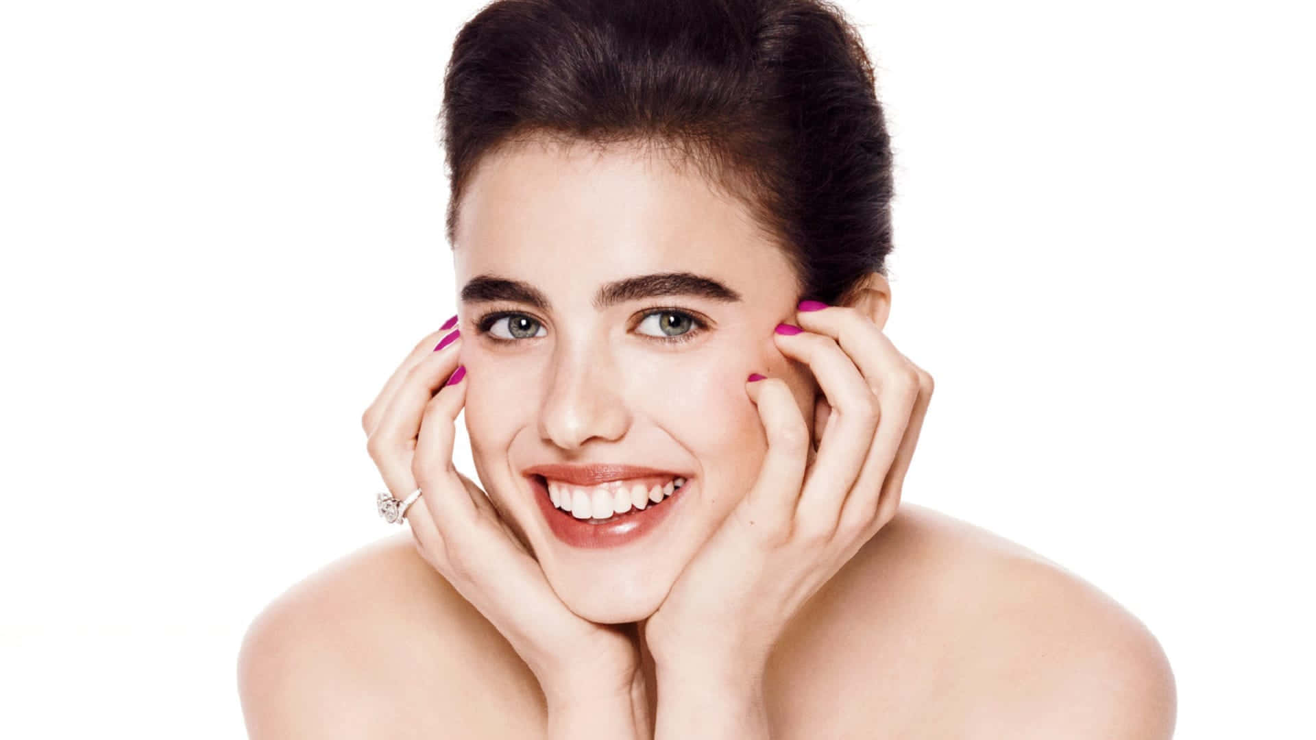 Margaret Qualley Smiling Portrait Wallpaper