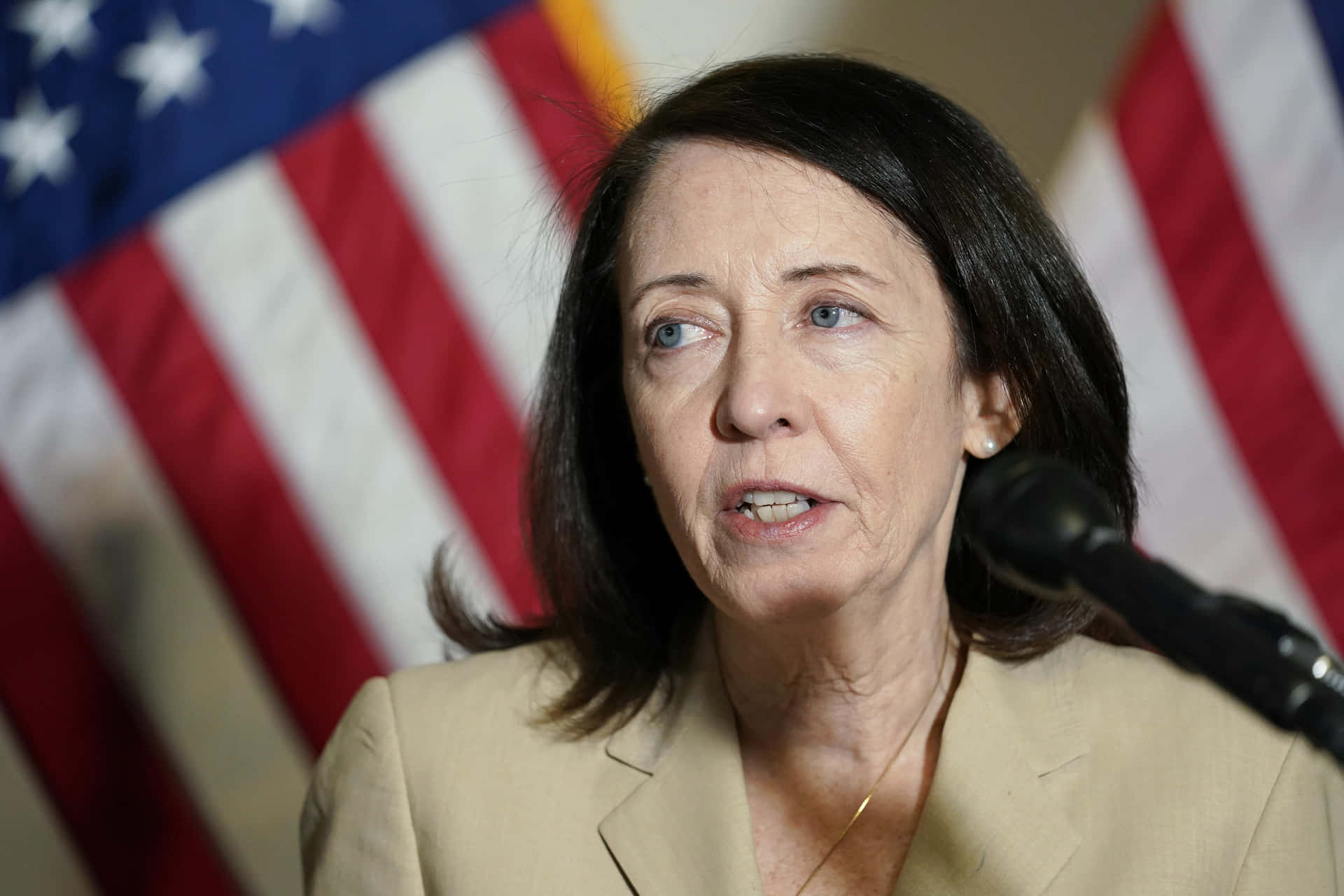 Maria Cantwell, United States Senator From Washington, Pledges Her Allegiance To The Flag Wallpaper