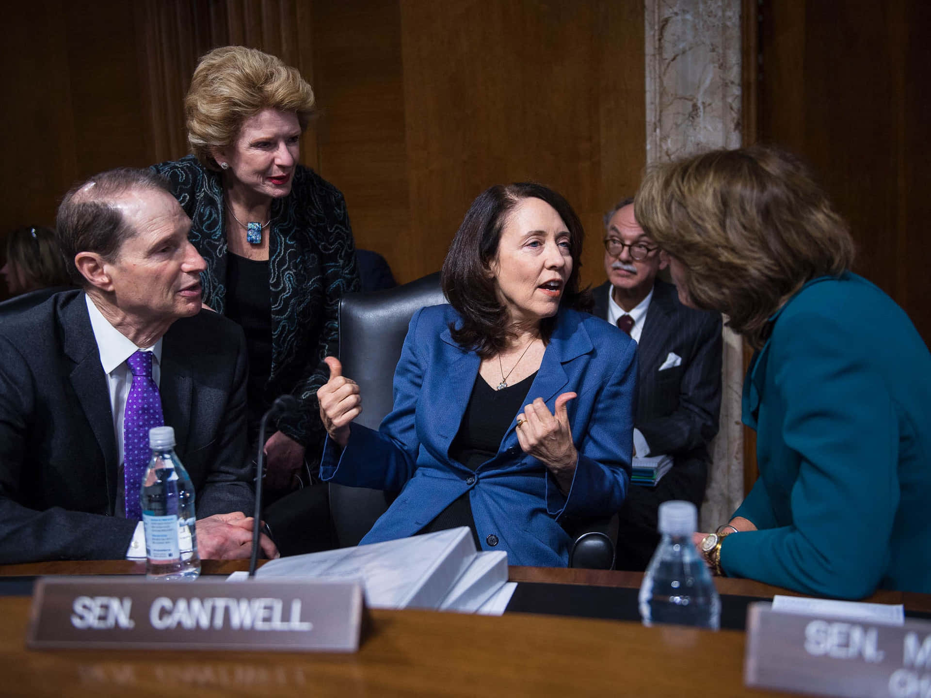 Maria Cantwell Conversing With Other Senators Wallpaper