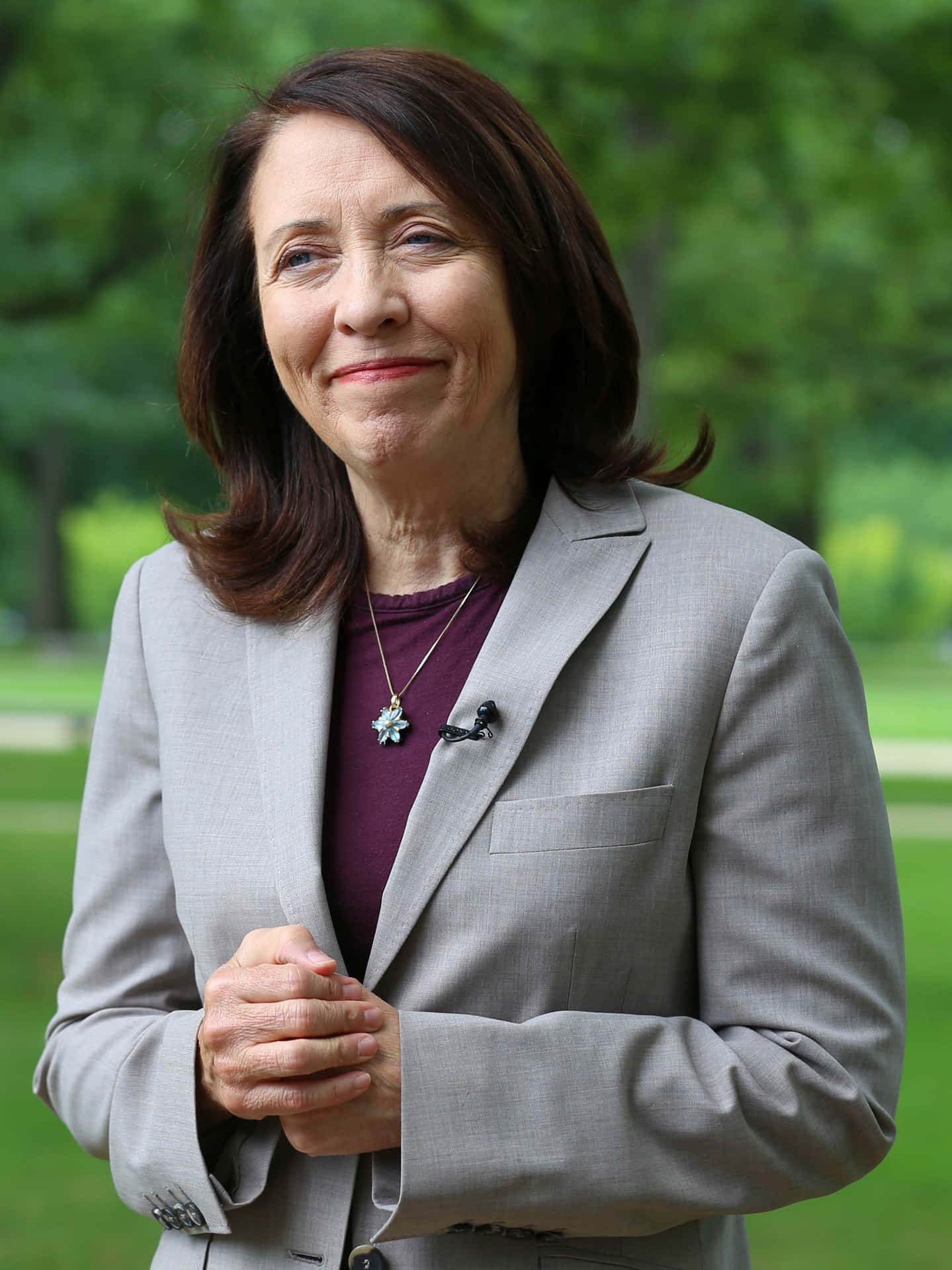 Maria Cantwell In Gray Blazer Wallpaper