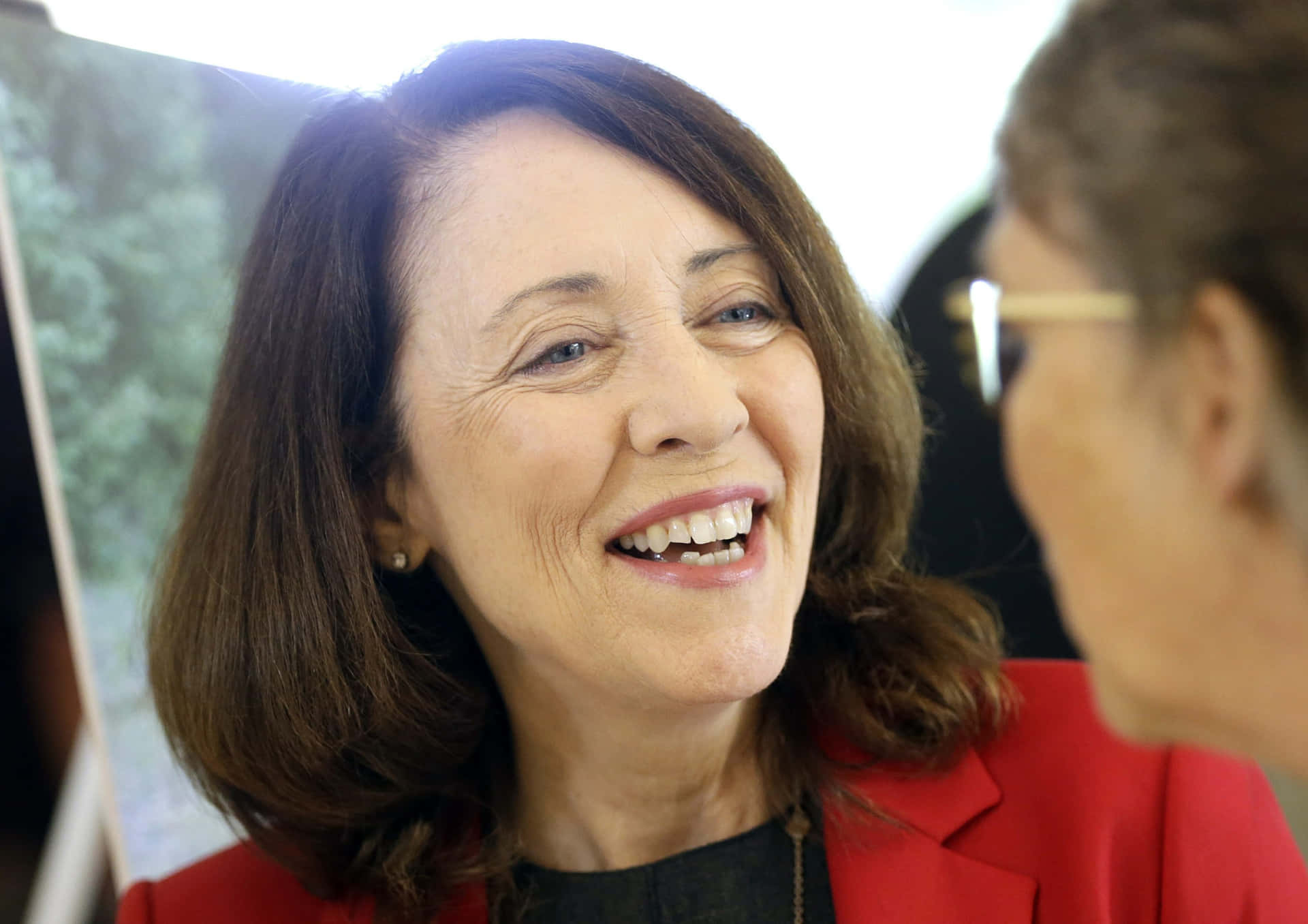 Maria Cantwell Smiling Happily Wallpaper