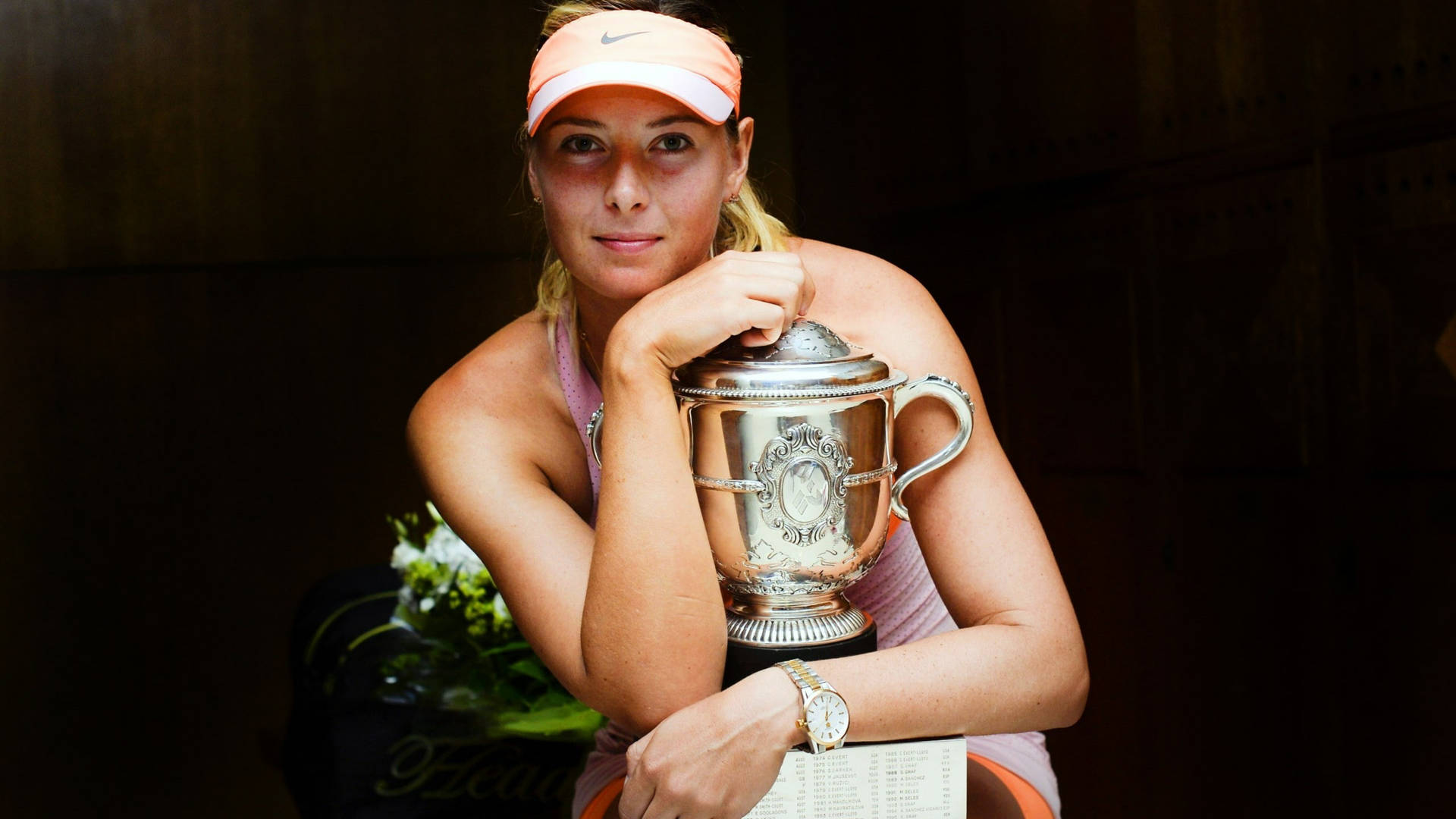 Mariasharapova Roland Garros Cup - Maria Sharapova Roland Garros Cup Wallpaper