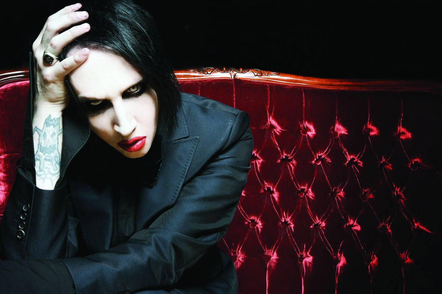 Singer Marilyn Manson Dramatic Portrait Wallpaper