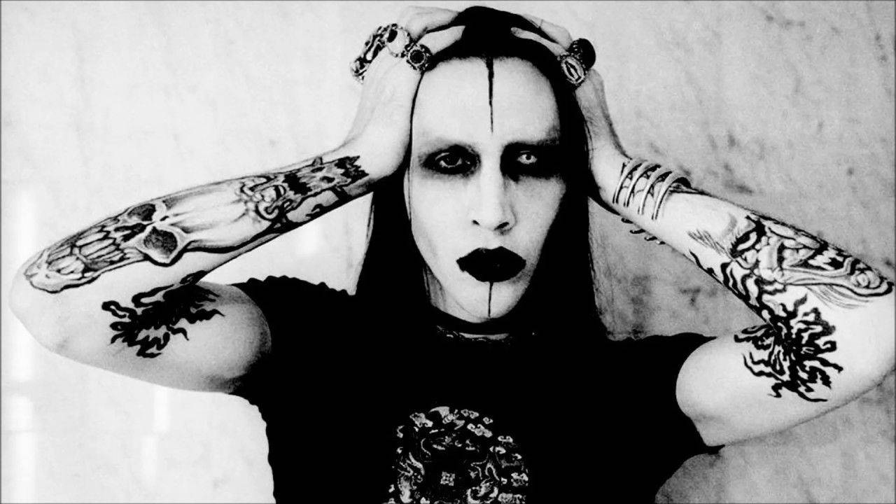 Halsey just got a new Marilyn Manson tattoo on her rib cage  PopBuzz