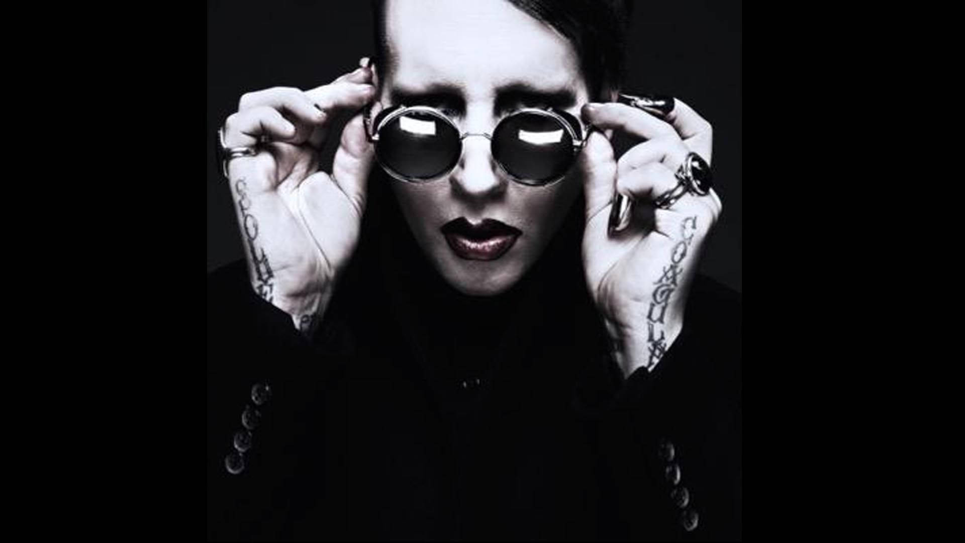Estilode Gafas De Sol Del Músico Marilyn Manson Fondo de pantalla