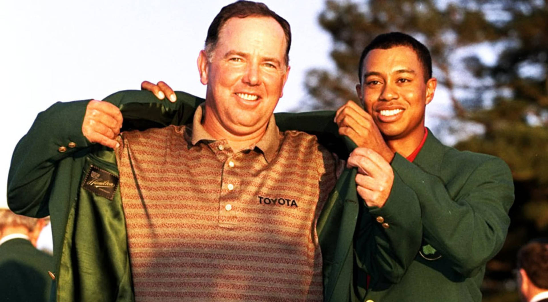 Fondode Pantalla De Mark O'meara Y El Chaqueta Verde De Tiger Woods. Fondo de pantalla