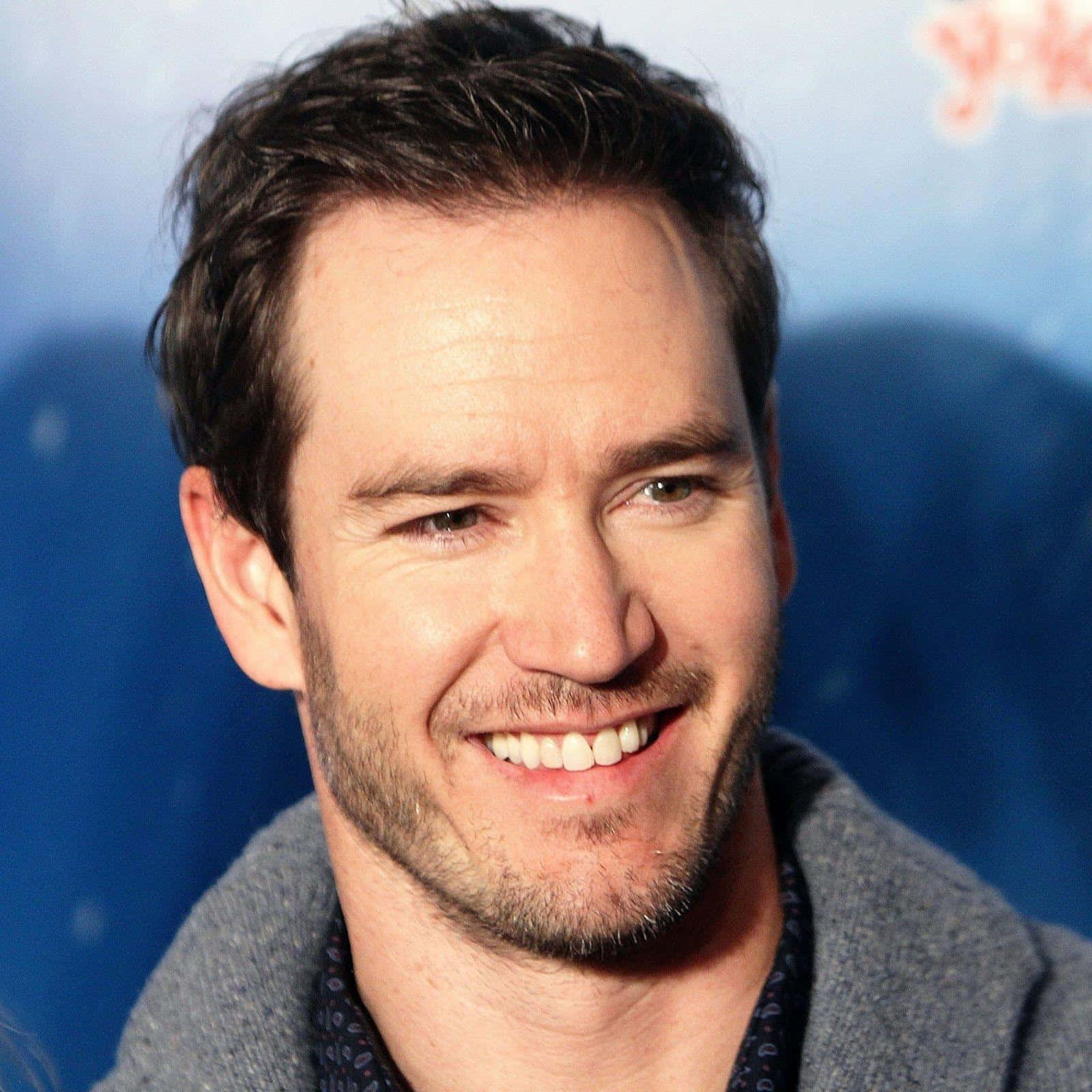 Mark-Paul Gosselaar in a Blue Suit Wallpaper