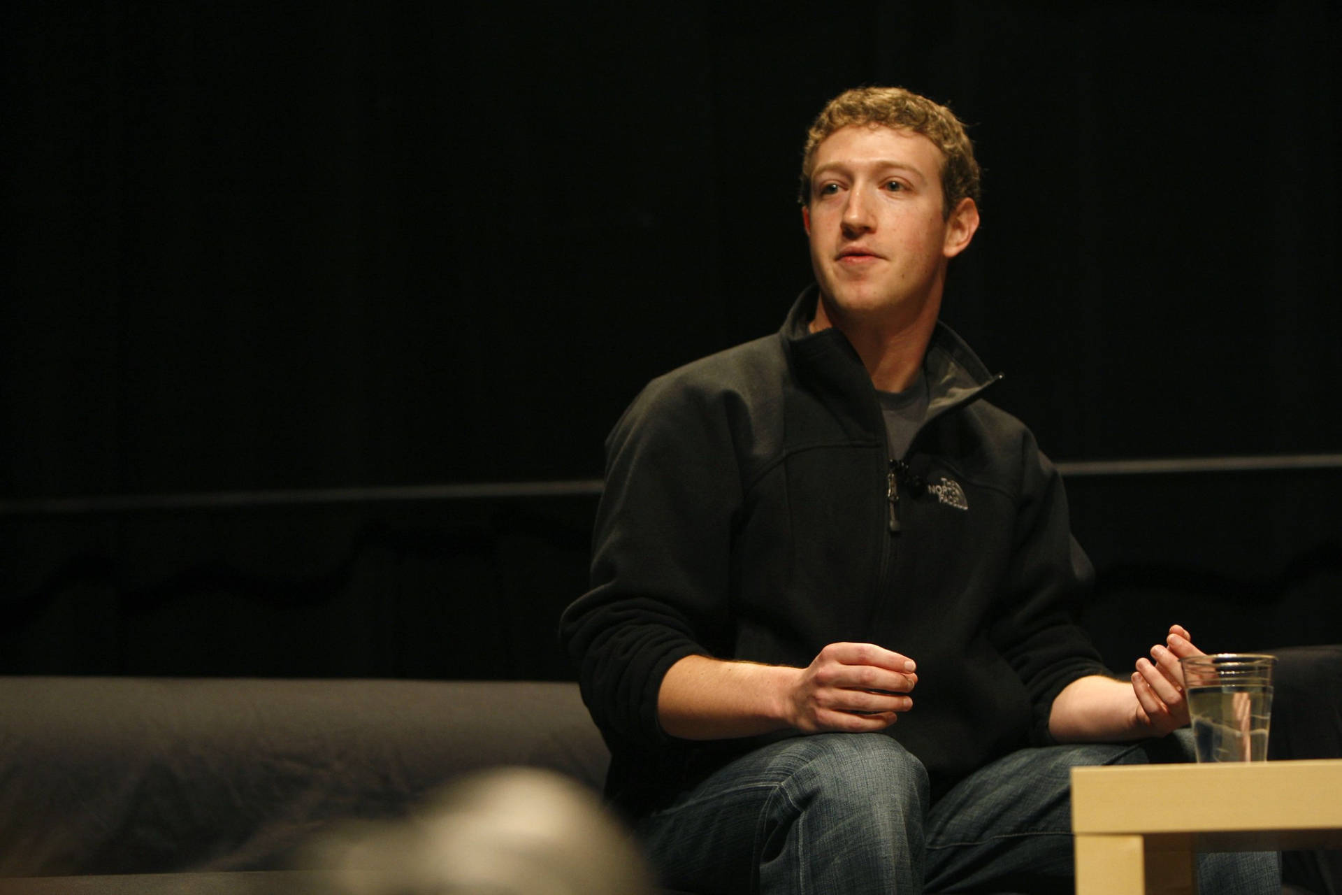 Mark Zuckerberg i en løs jakke Wallpaper