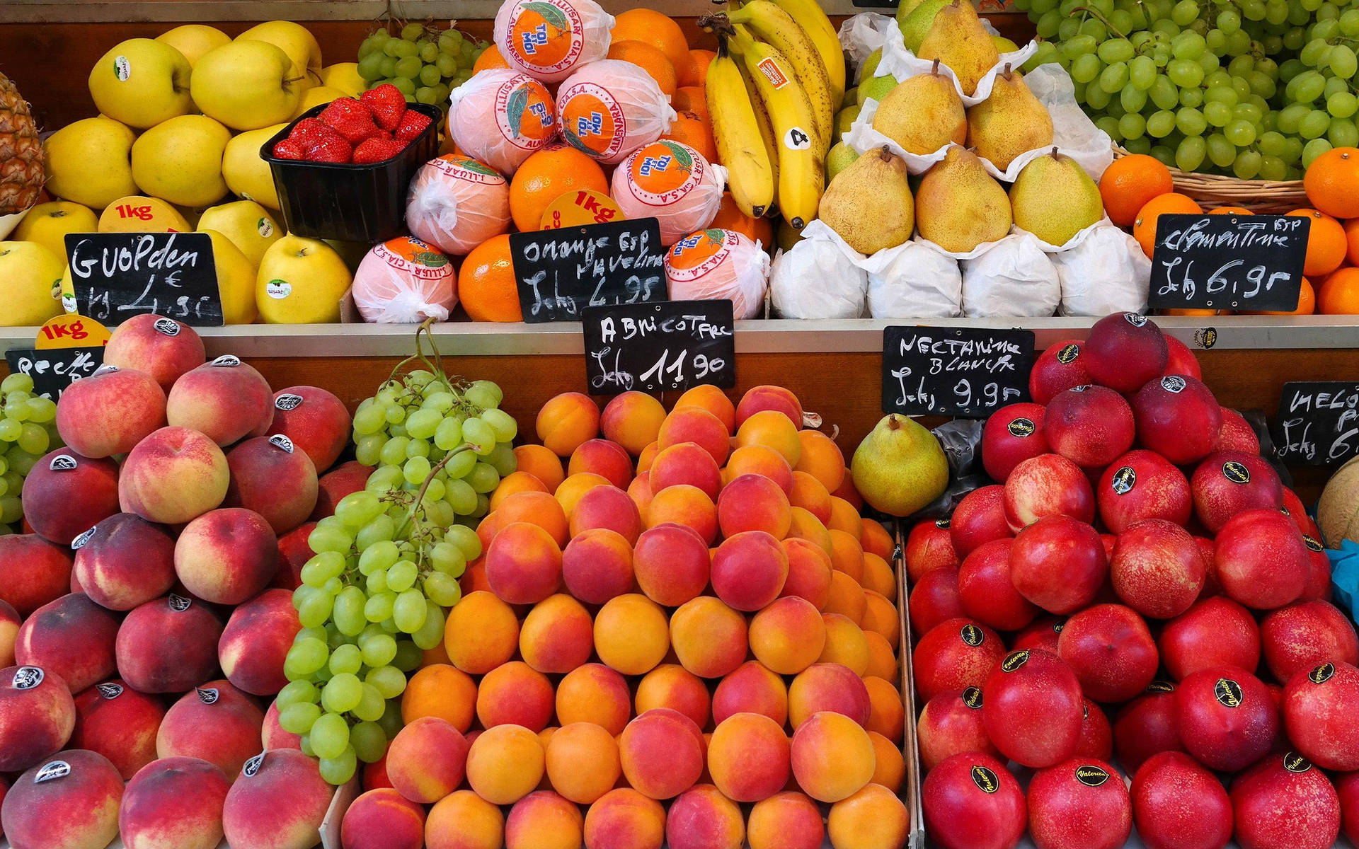 Market Colorful Fruits Background