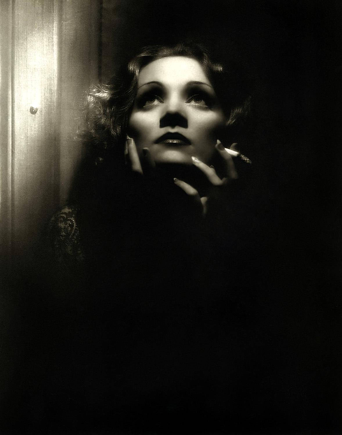 Marlene Dietrich Dim Lighting Wallpaper