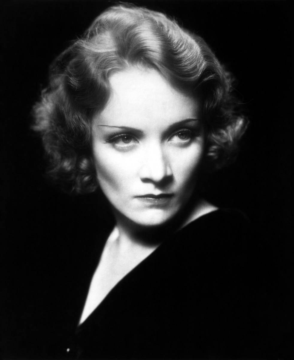 Marlene Dietrich voldsomt skud Wallpaper