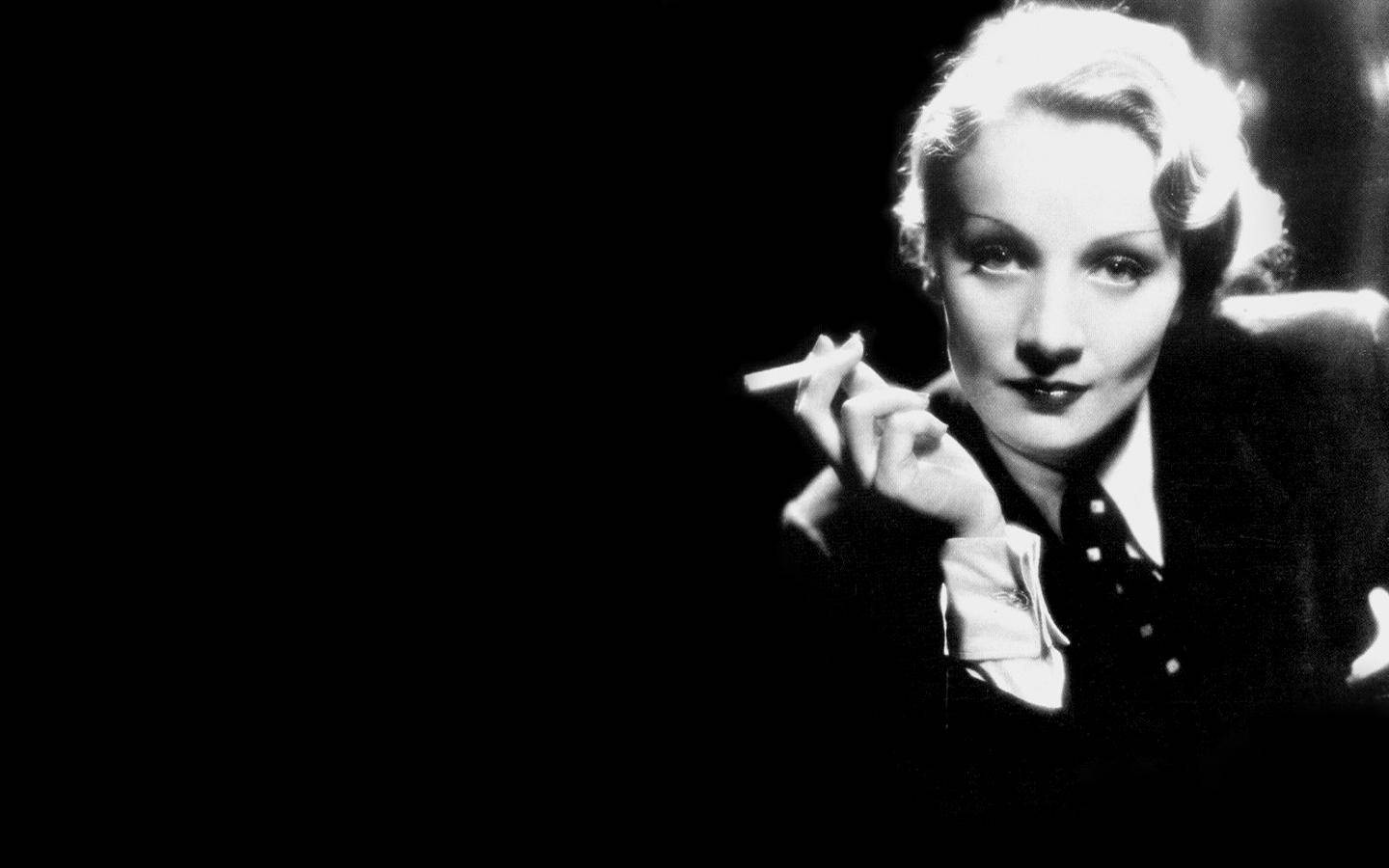 Marlene Dietrich I Jakkesæt Wallpaper