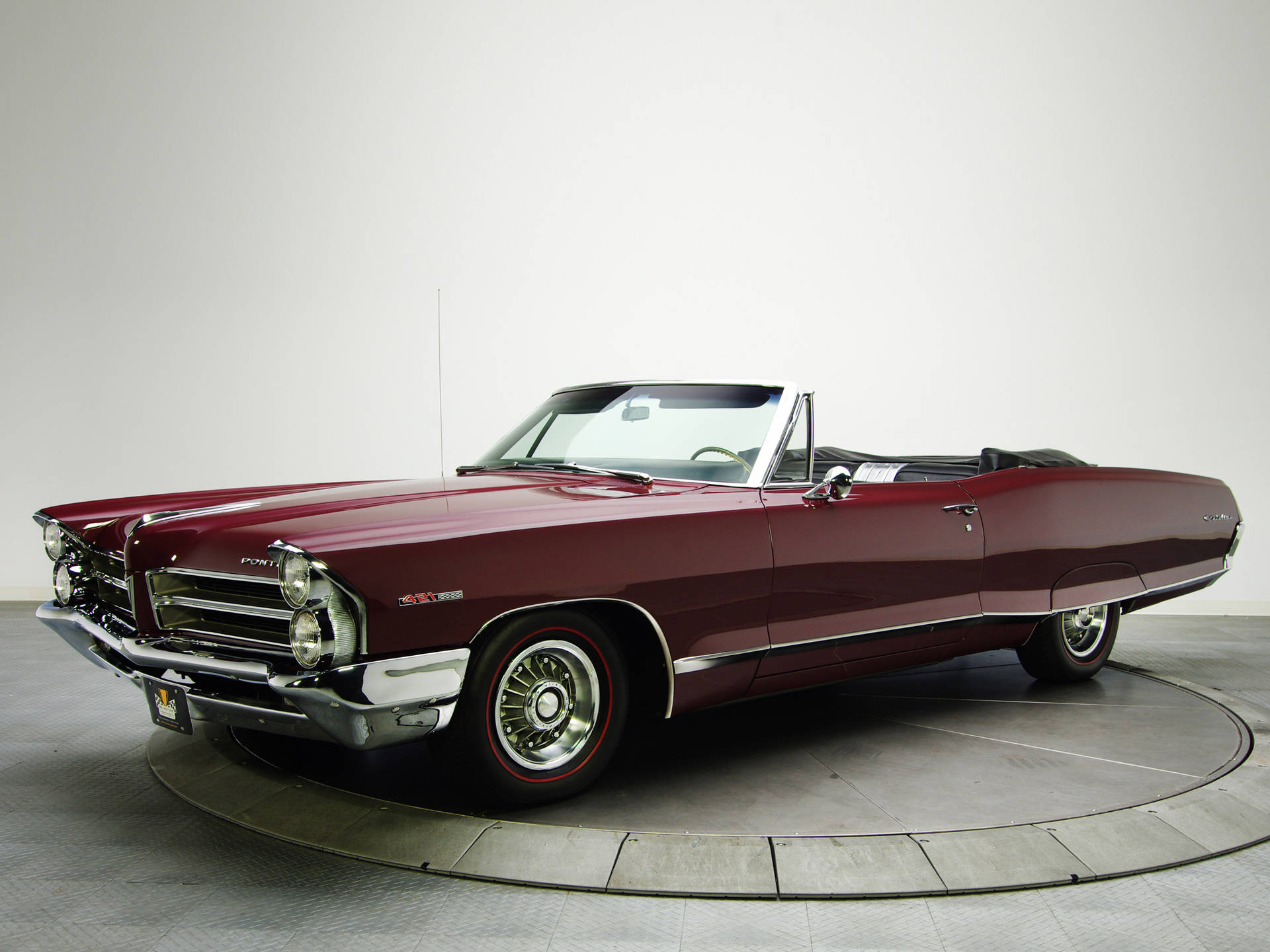 Maroonpontiac Catalina Can Be Translated To Spanish As 