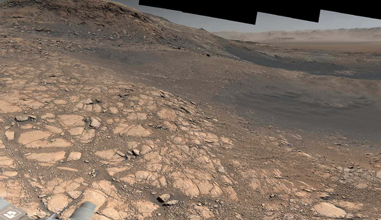 Red and rocky, the planet Mars reveals its rugged beauty