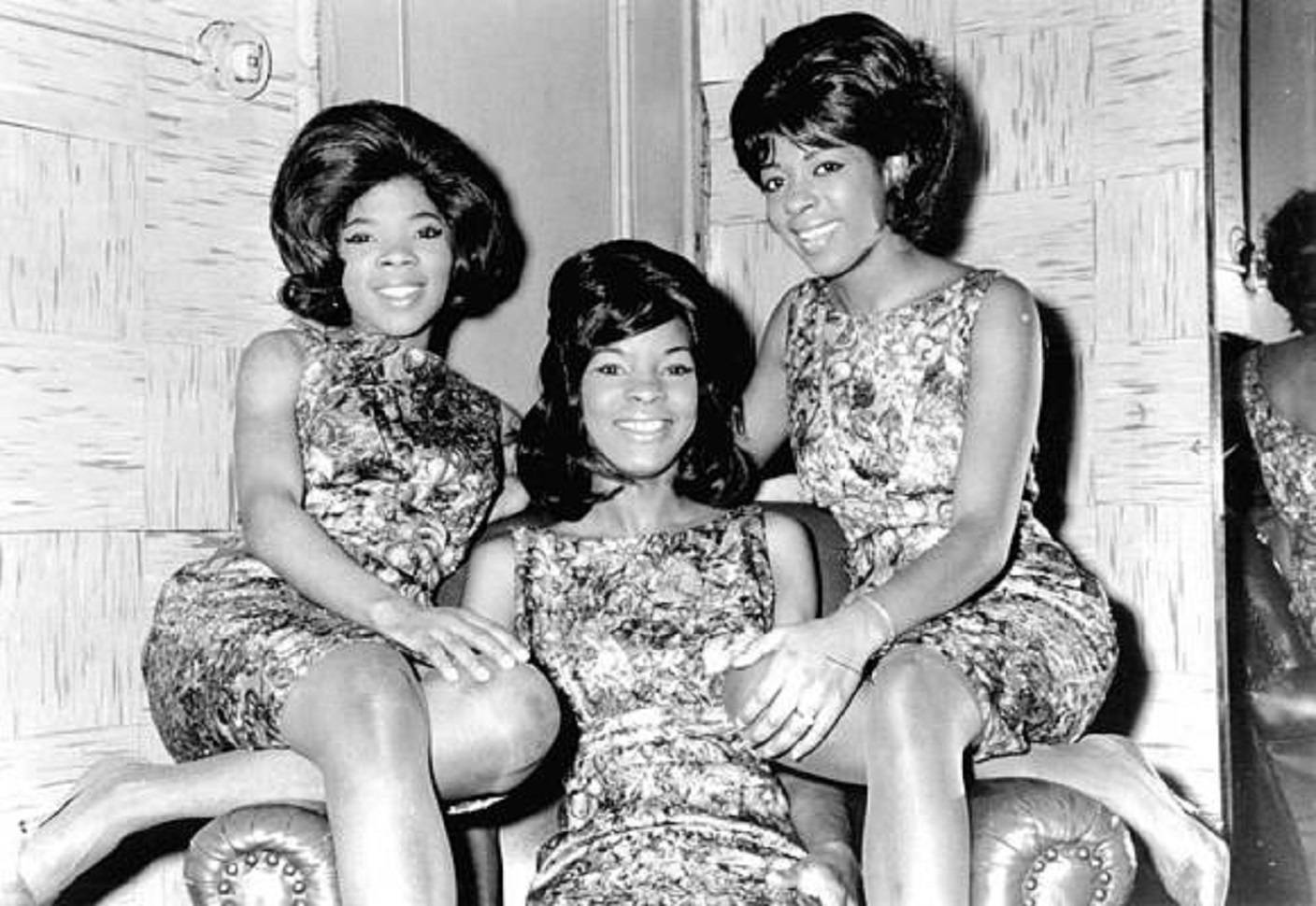 Legendary music band Martha and The Vandellas in their prime Wallpaper