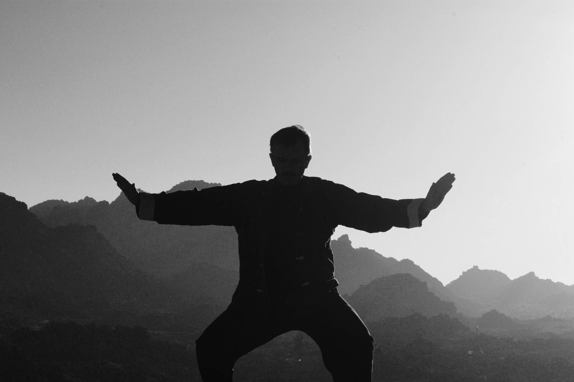 Martial Arts Qi Gong Black And White Wallpaper