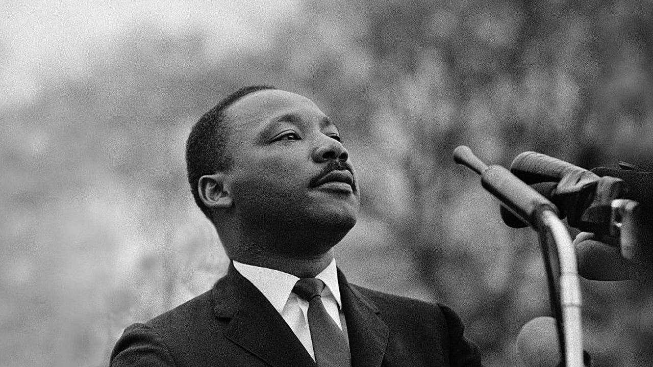 Martin Luther King Jr Looking Up Wallpaper