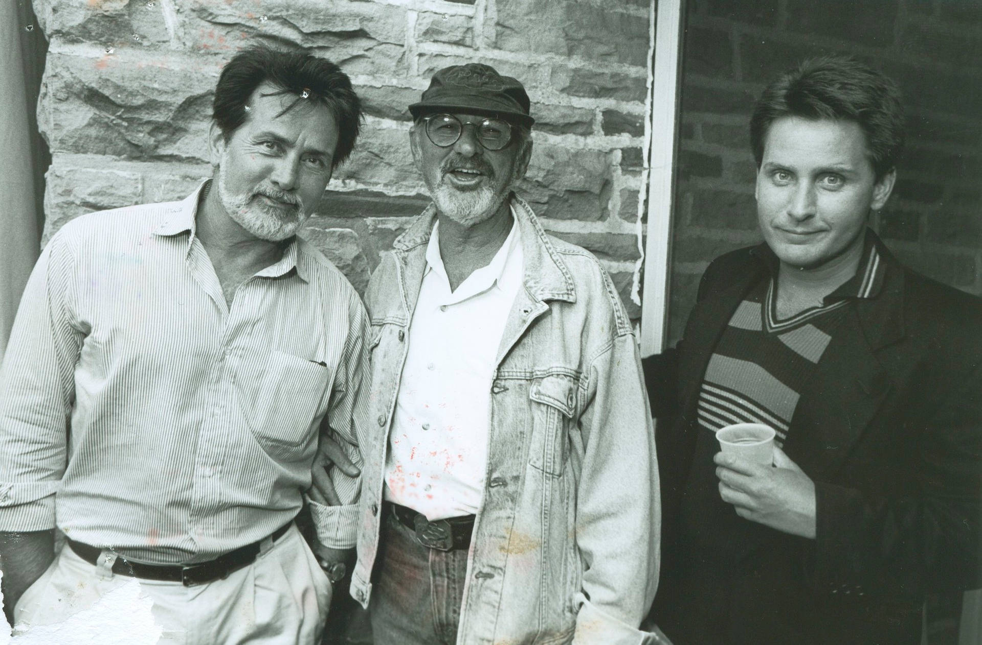 Martin Sheen med Norman Jewison og Emilio Estevez på rød tæppe Wallpaper