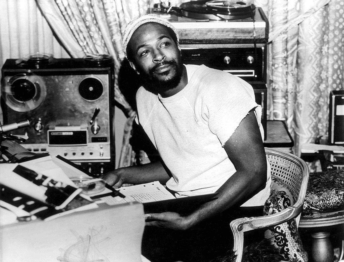 Marvin Gaye Black And White Seated Wallpaper