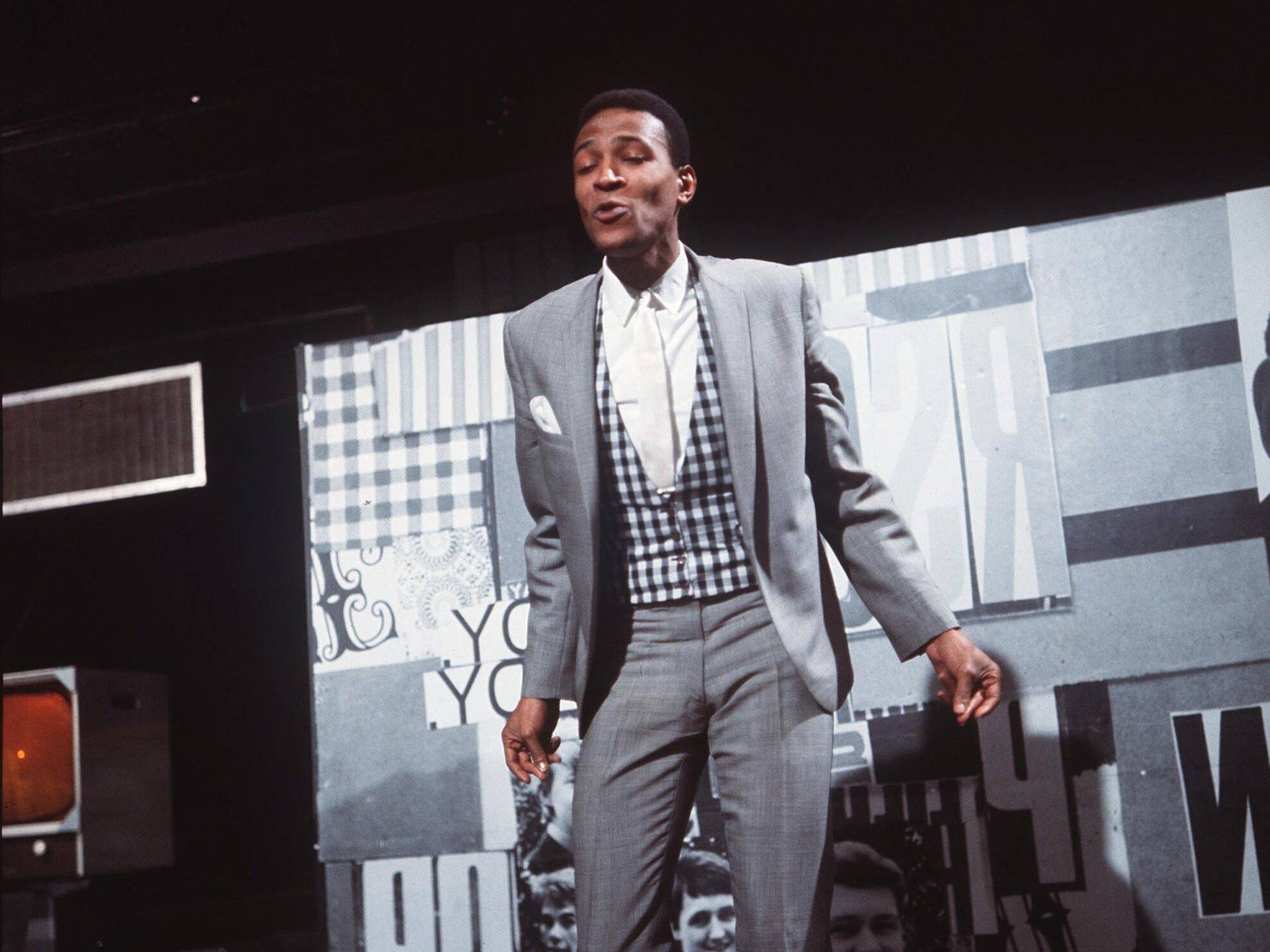 Marvin Gaye In Fancy Suit Wallpaper