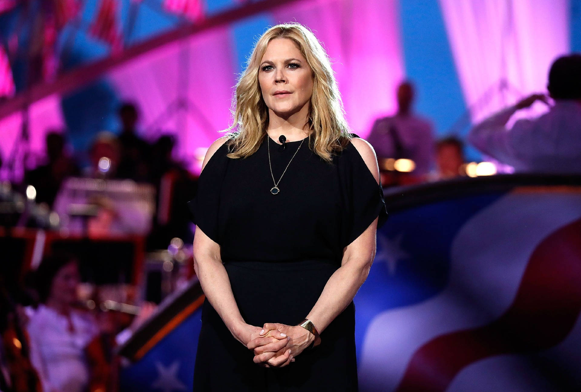 Mary McCormack Co-Hosts Memorial Day Concert Wallpaper