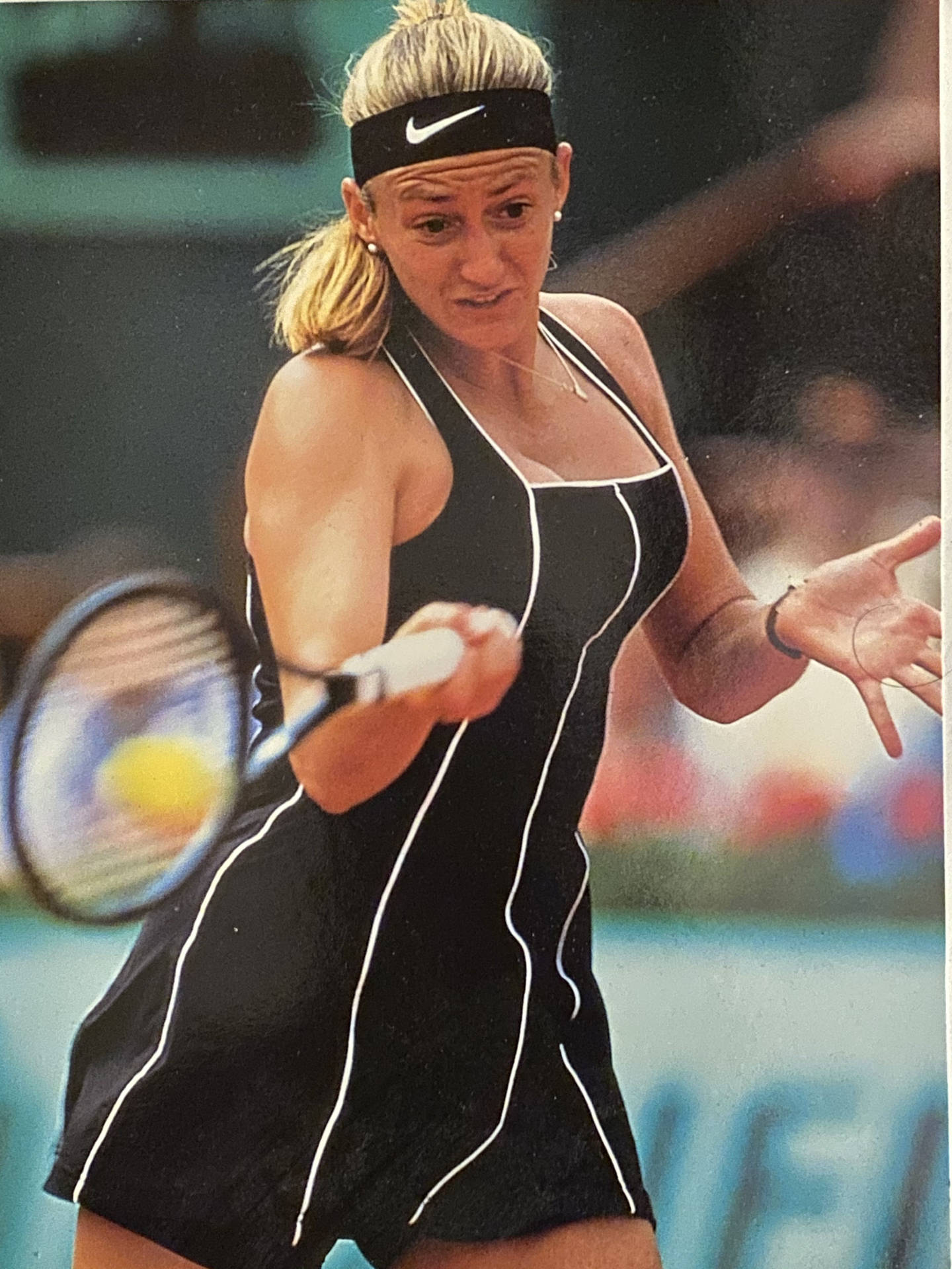 Mary Pierce in Action Wallpaper